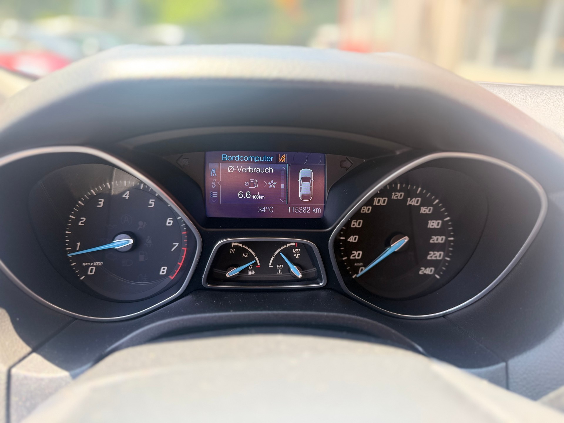 FORD Focus 1.0 SCTi Titanium-image-6