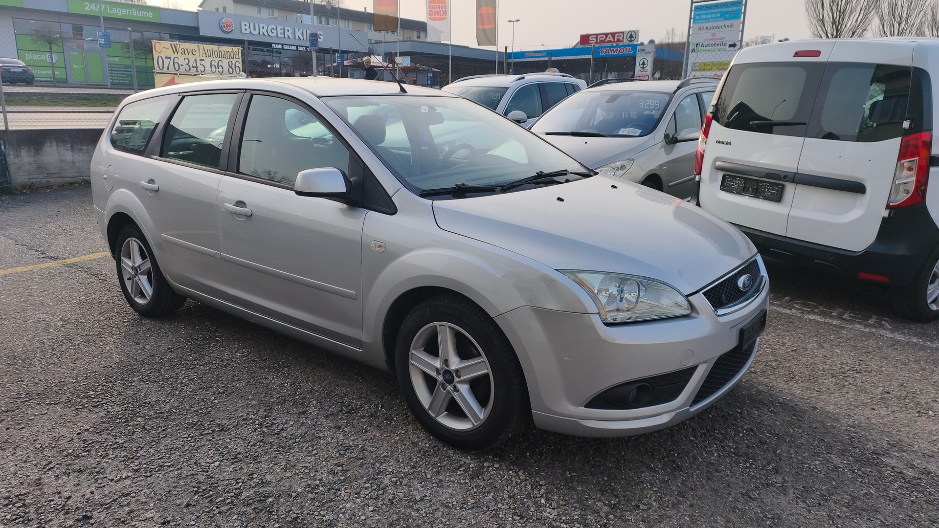 FORD Focus C-Max 1.8 Flexifuel Carving-showroom-element-2