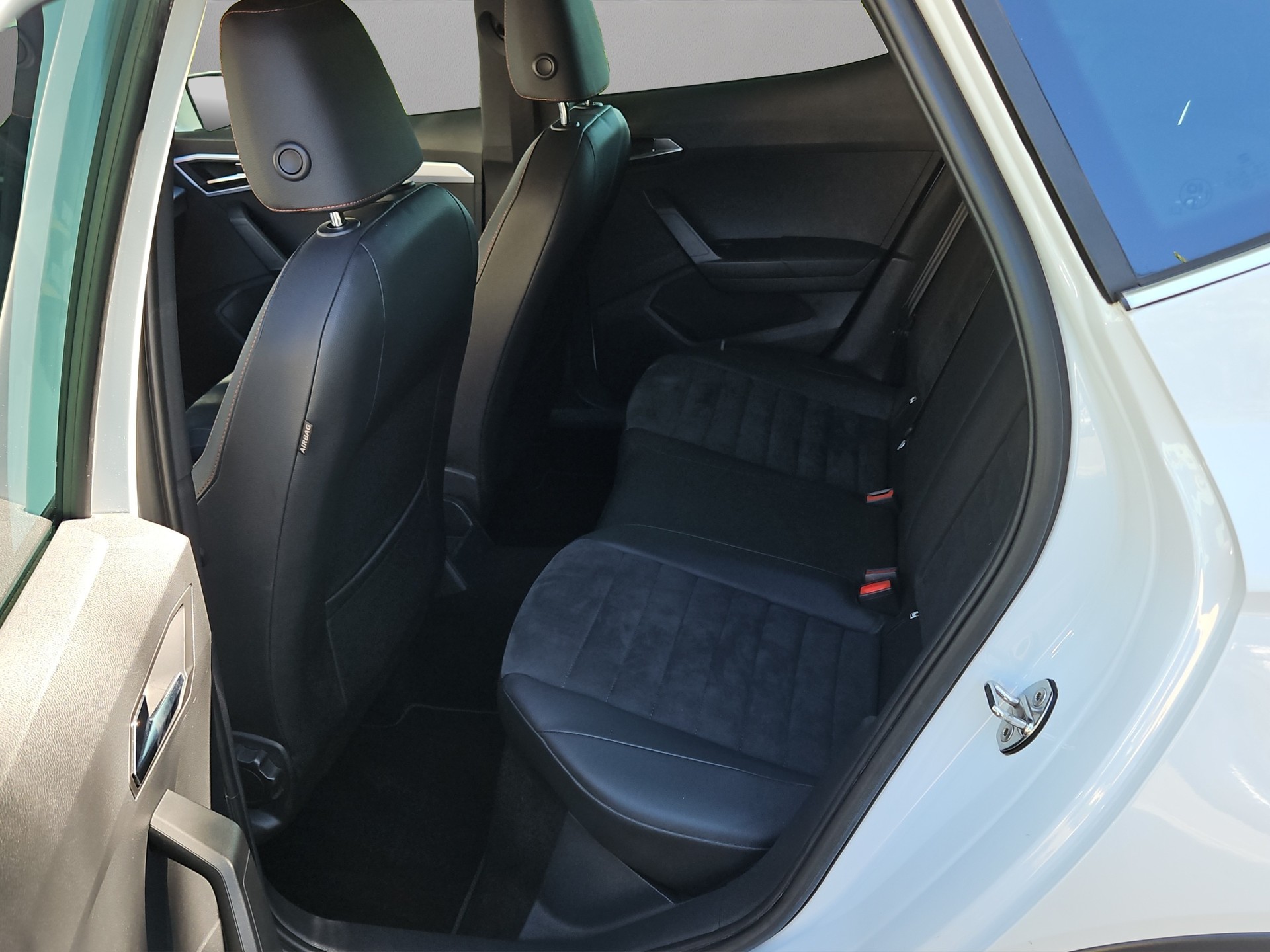 SEAT Arona 1.0 TSI Eco Hola FR DSG-image-5