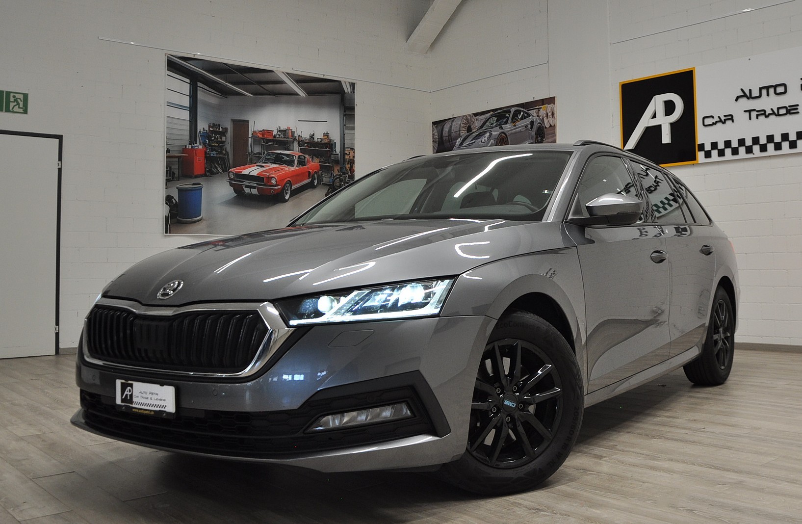 SKODA Octavia Combi 2.0 TDI DSG Ambition 4x4-showroom-element-1