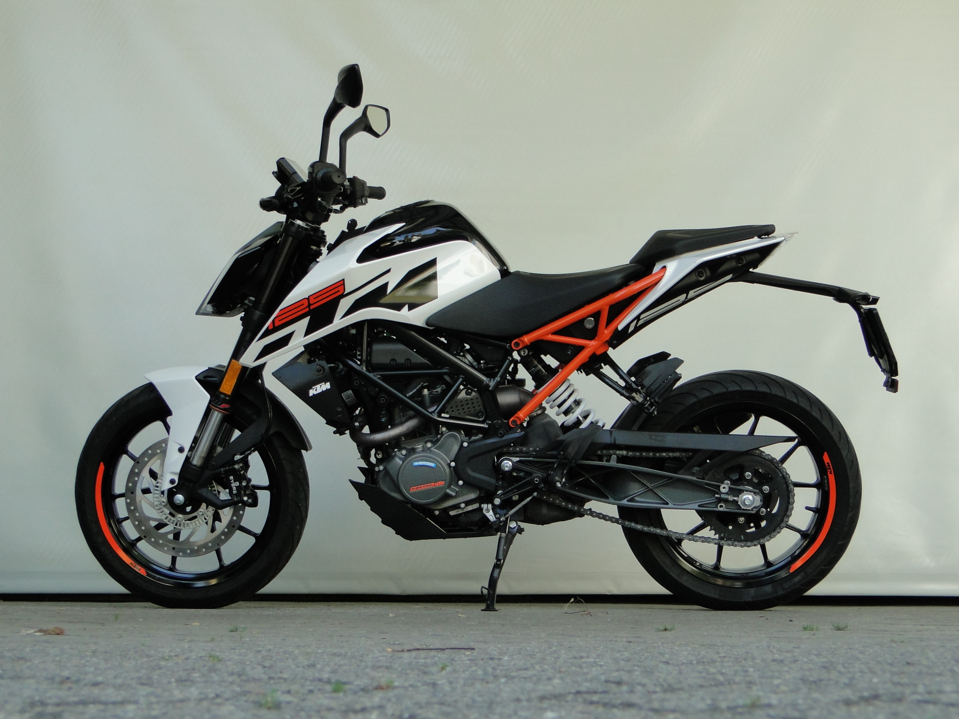 KTM 125 Duke-image-0