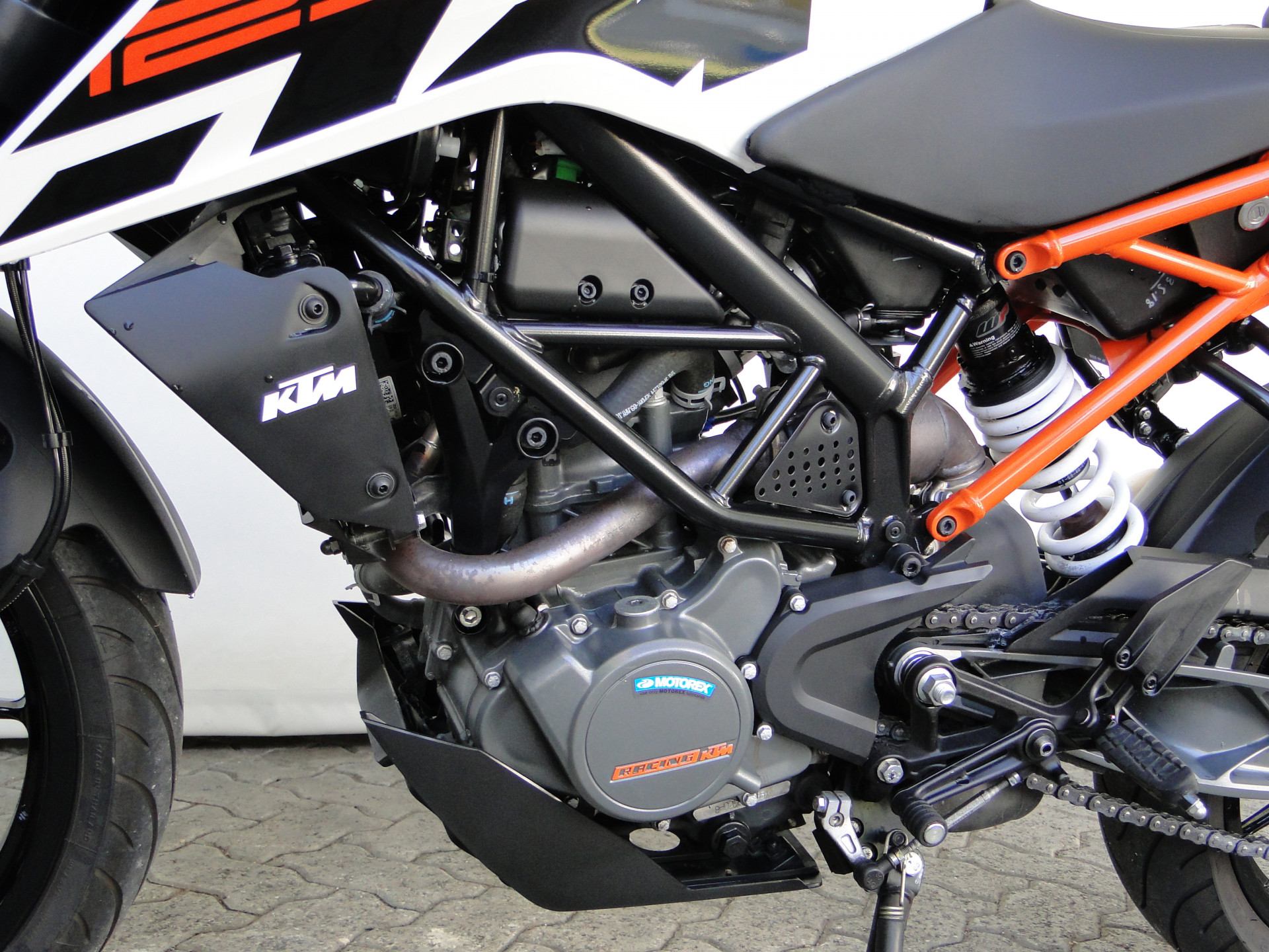 KTM 125 Duke-image-5