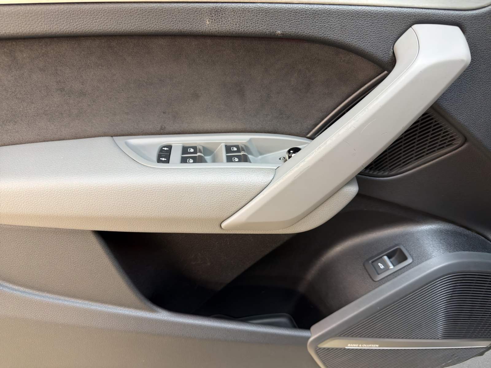 AUDI Q5 45 TFSI sport quattro-image-8