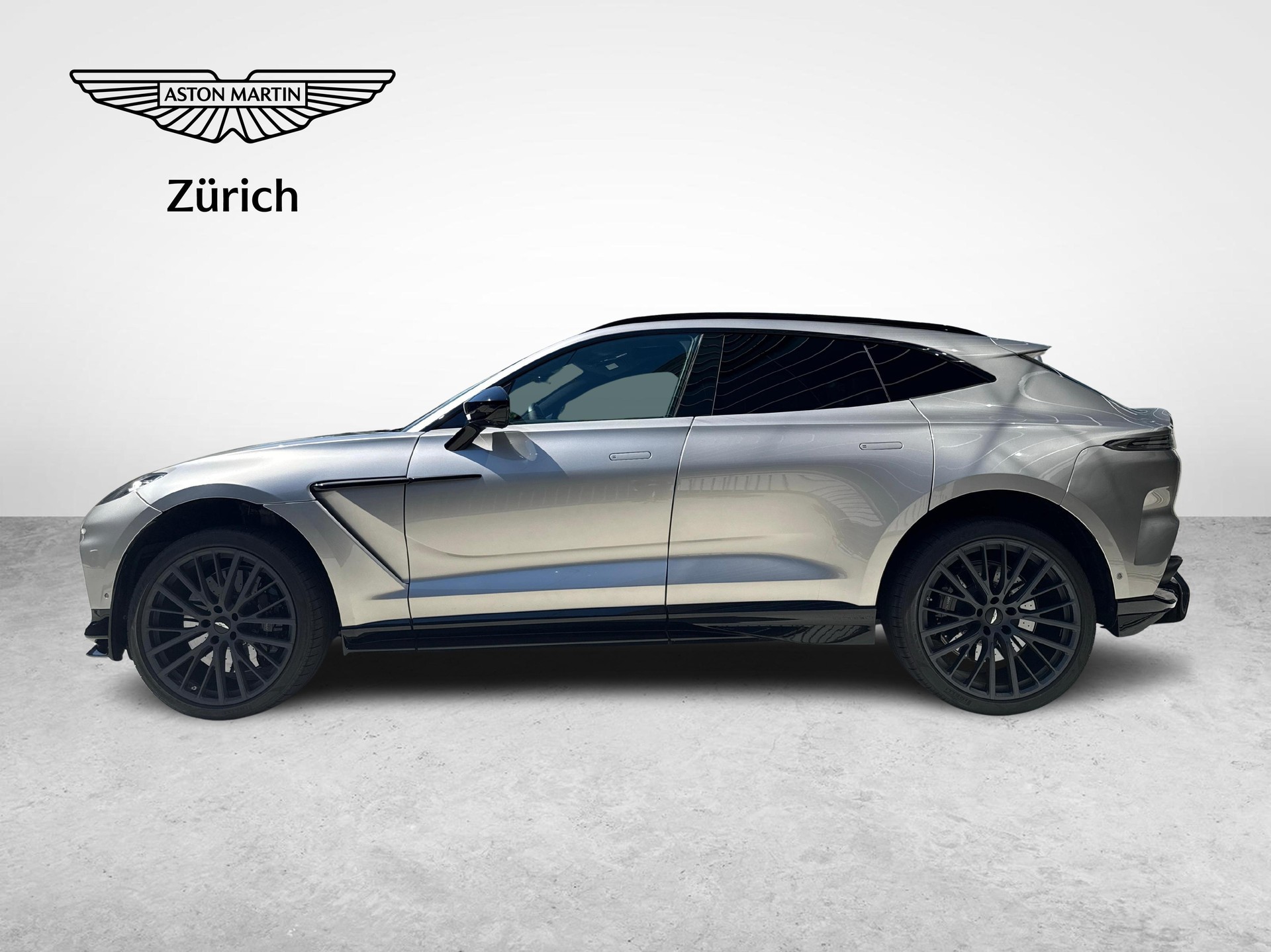 ASTON MARTIN DBX 707 4.0 V8 Bi-Turbo-showroom-element-1