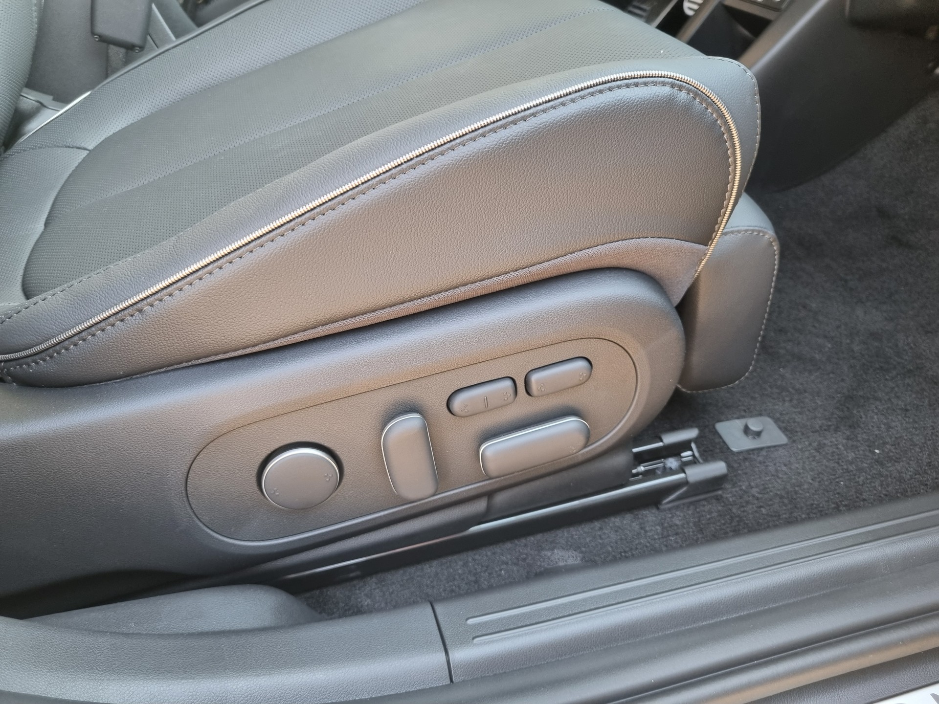 HYUNDAI Ioniq 5 Vertex 84kWh-image-12