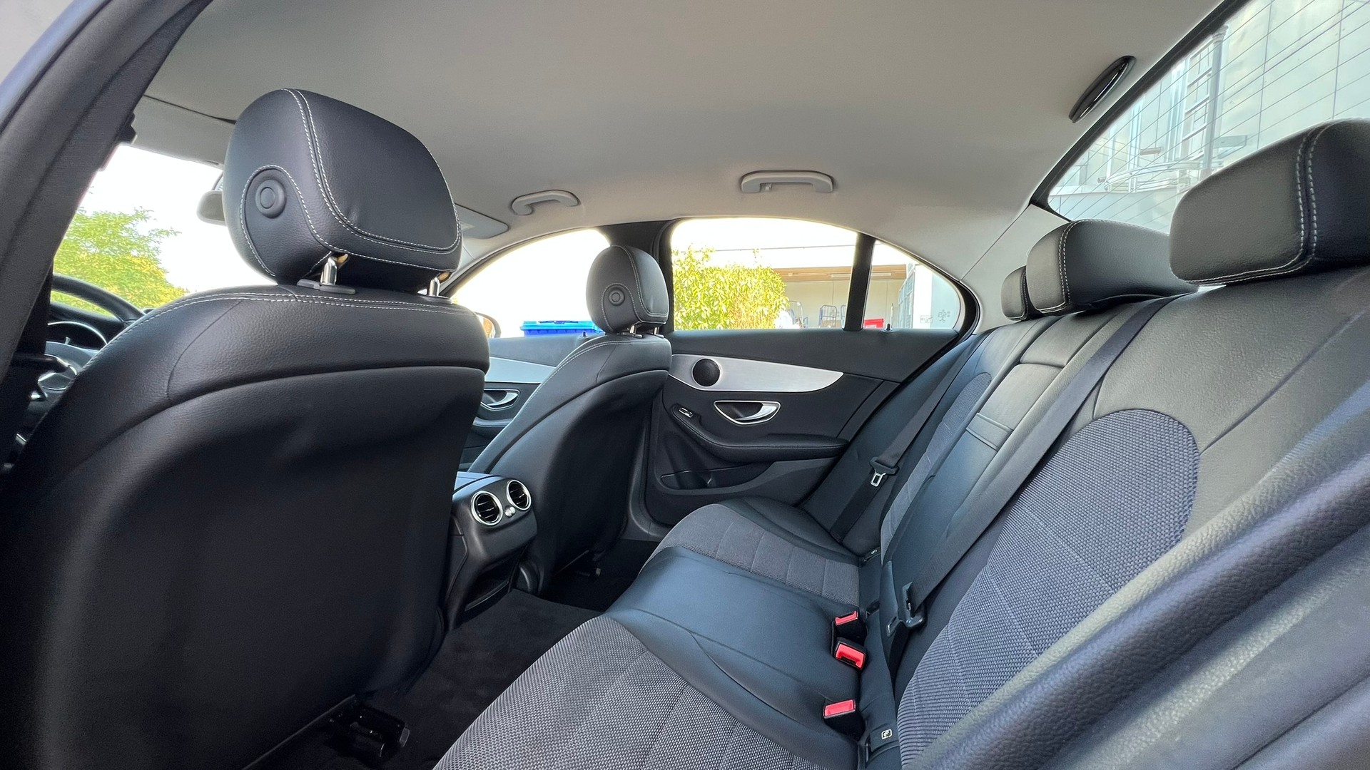 MERCEDES-BENZ C 200 AVANTGARDE 4MATIC 9G-TRONIC l 184 PS-image-27