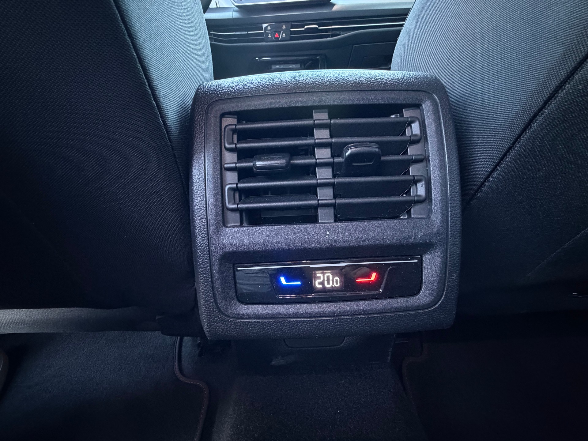 VW Golf 2.0 TSI GTI DSG-image-12