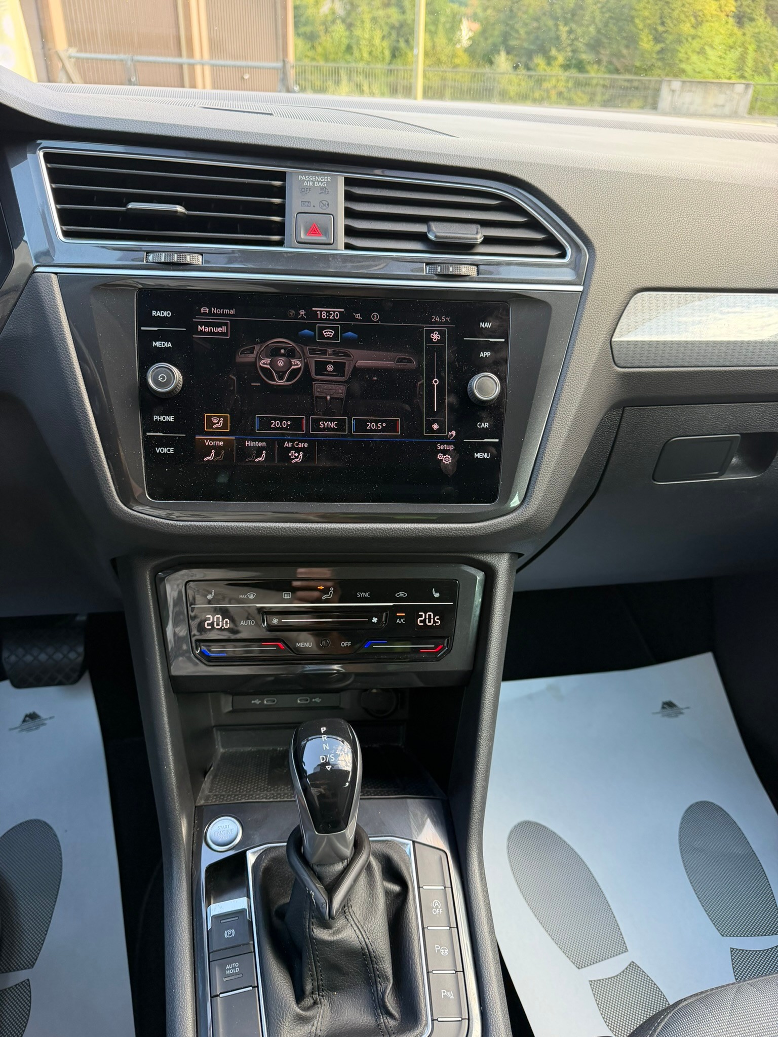 VW Tiguan 2.0TSI Life 4Motion DSG-image-12