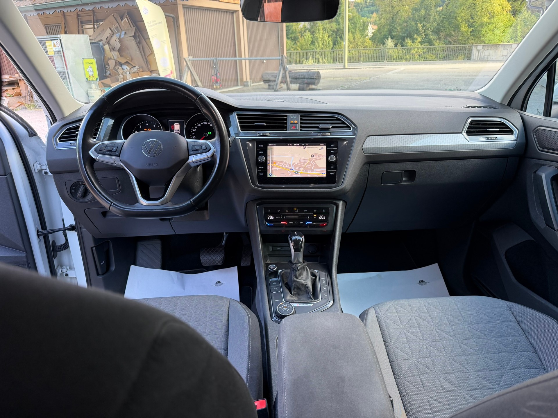 VW Tiguan 2.0TSI Life 4Motion DSG-image-6