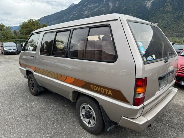 TOYOTA Model-F 2.2 Wagon GL 4x4-image-4
