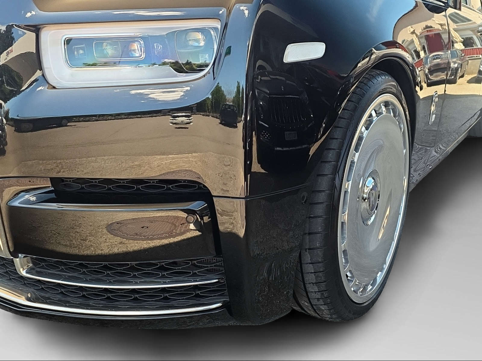 ROLLS-ROYCE Phantom 6.7 V12-showroom-element-1