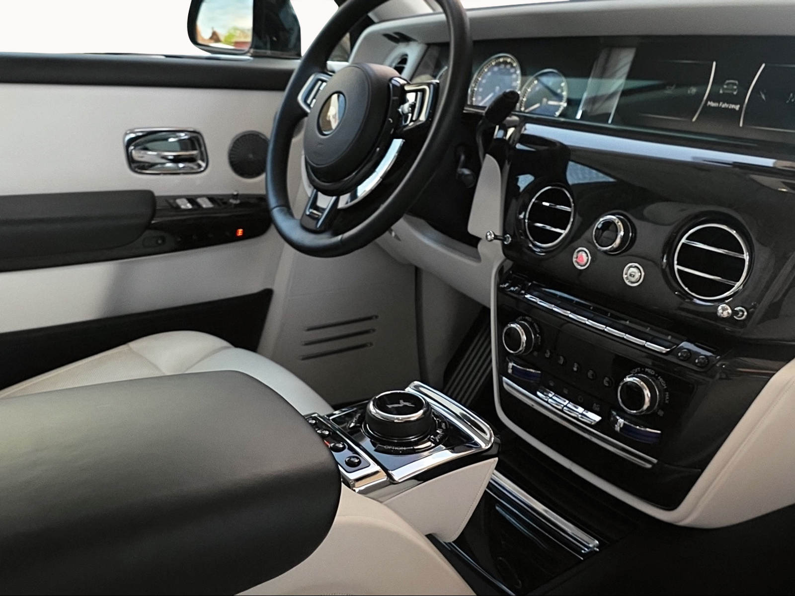 ROLLS-ROYCE Phantom 6.7 V12-image-17