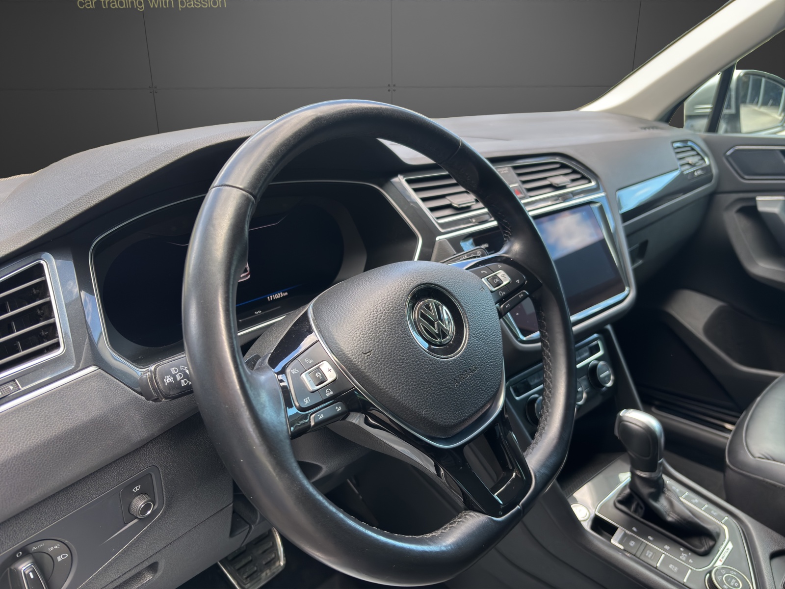 VW Tiguan 2.0 TDI SCR Highline 4Motion DSG-image-4