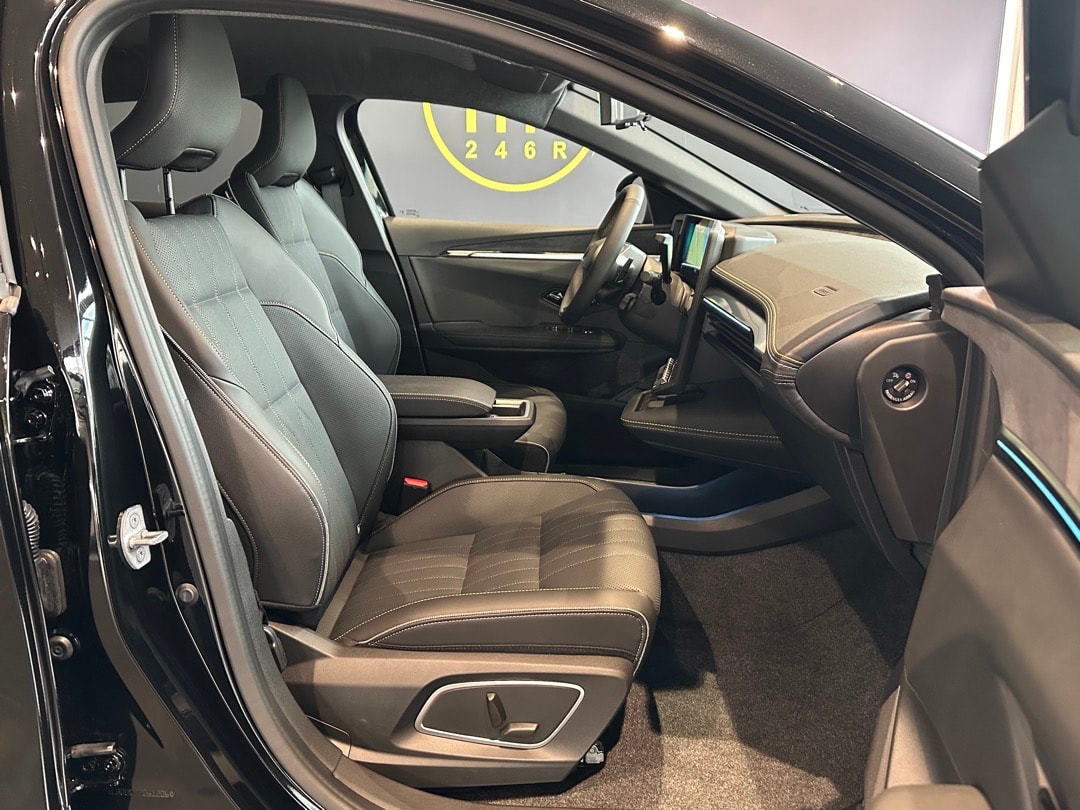 RENAULT Mégane E-TECH EV60 Iconic-image-11