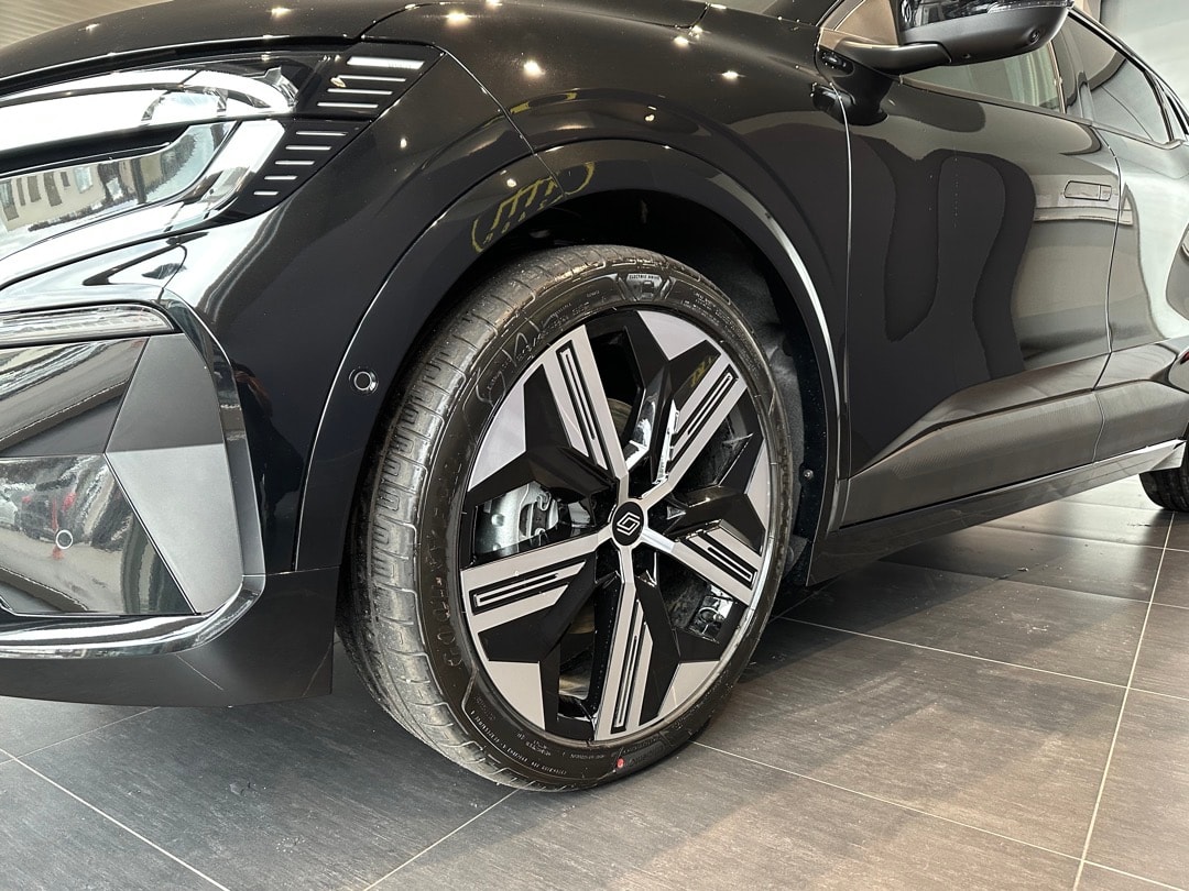 RENAULT Mégane E-TECH EV60 Iconic-showroom-element-2