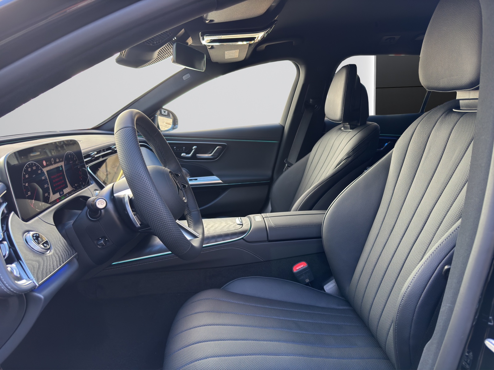 MERCEDES-BENZ E 300 de T 4Matic EQ Hybrid 9G-Tronic-image-8