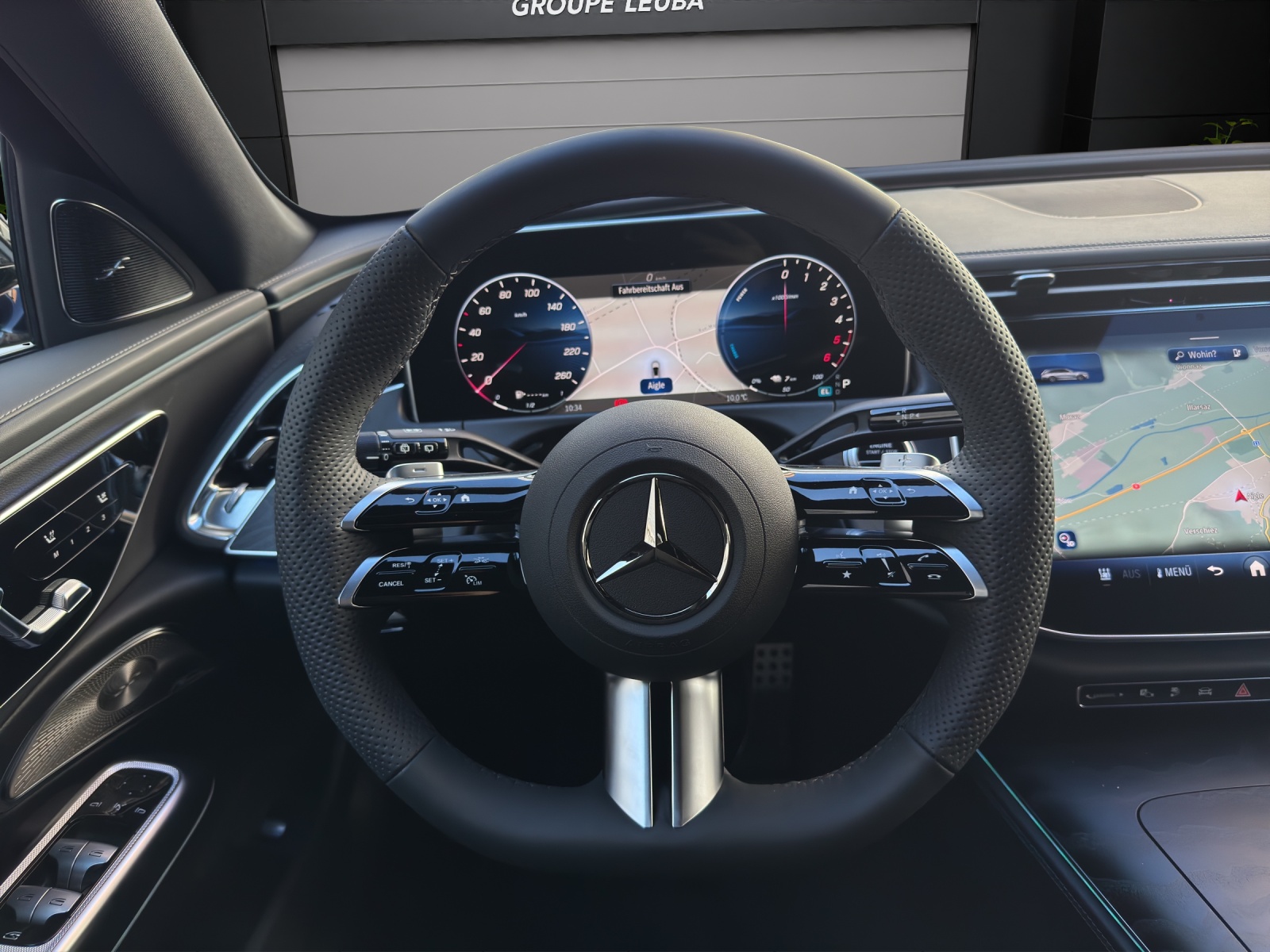 MERCEDES-BENZ E 300 de T 4Matic EQ Hybrid 9G-Tronic-image-12