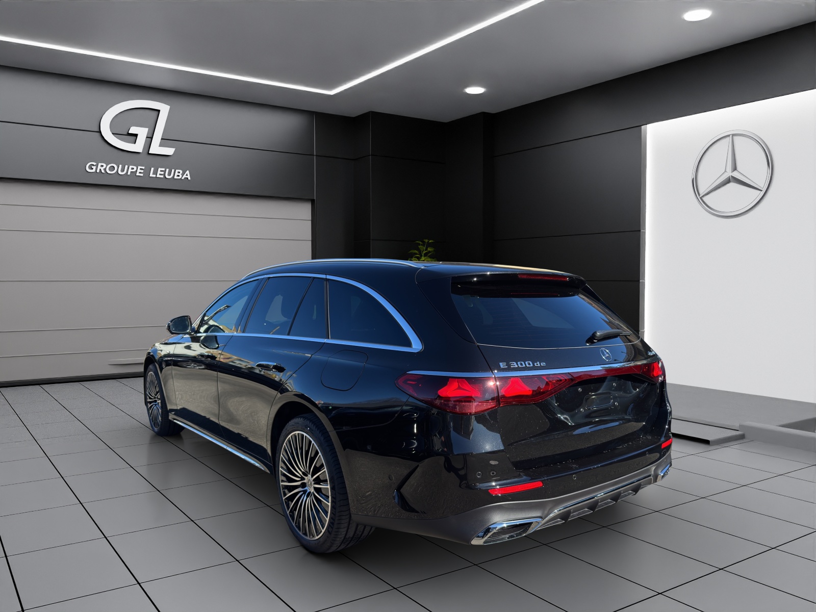 MERCEDES-BENZ E 300 de T 4Matic EQ Hybrid 9G-Tronic-showroom-element-3