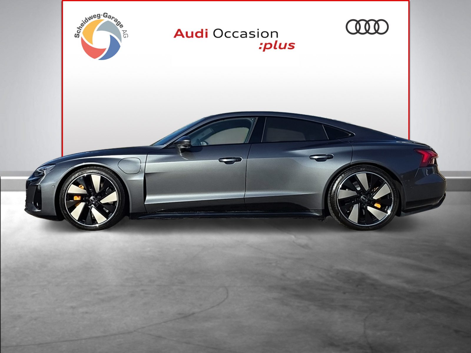 AUDI e-tron GT quattro-showroom-element-2