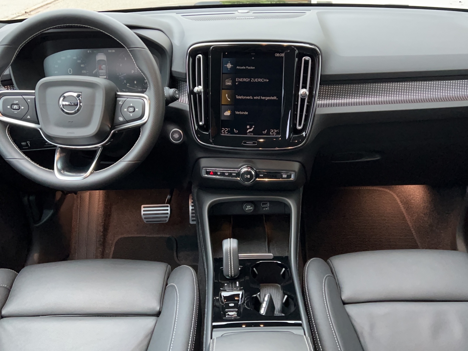 VOLVO XC40 2.0 B4 MH R-Design AWD-image-5