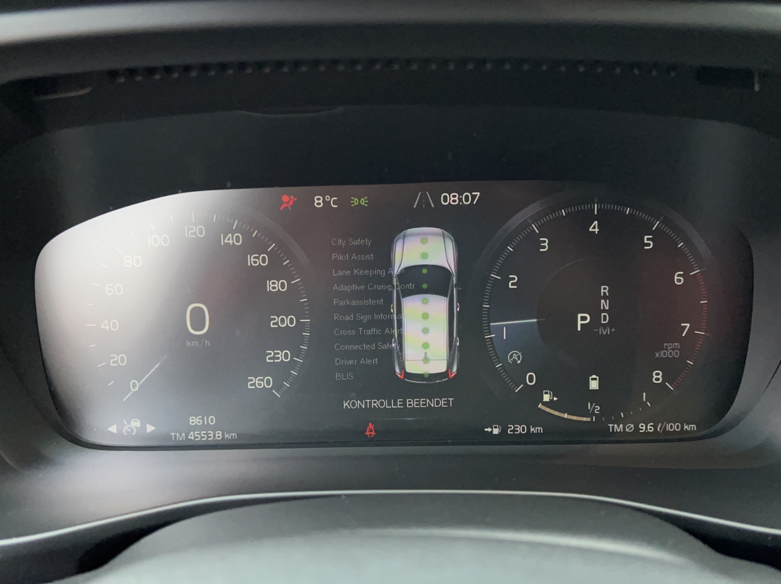 VOLVO XC40 2.0 B4 MH R-Design AWD-image-6