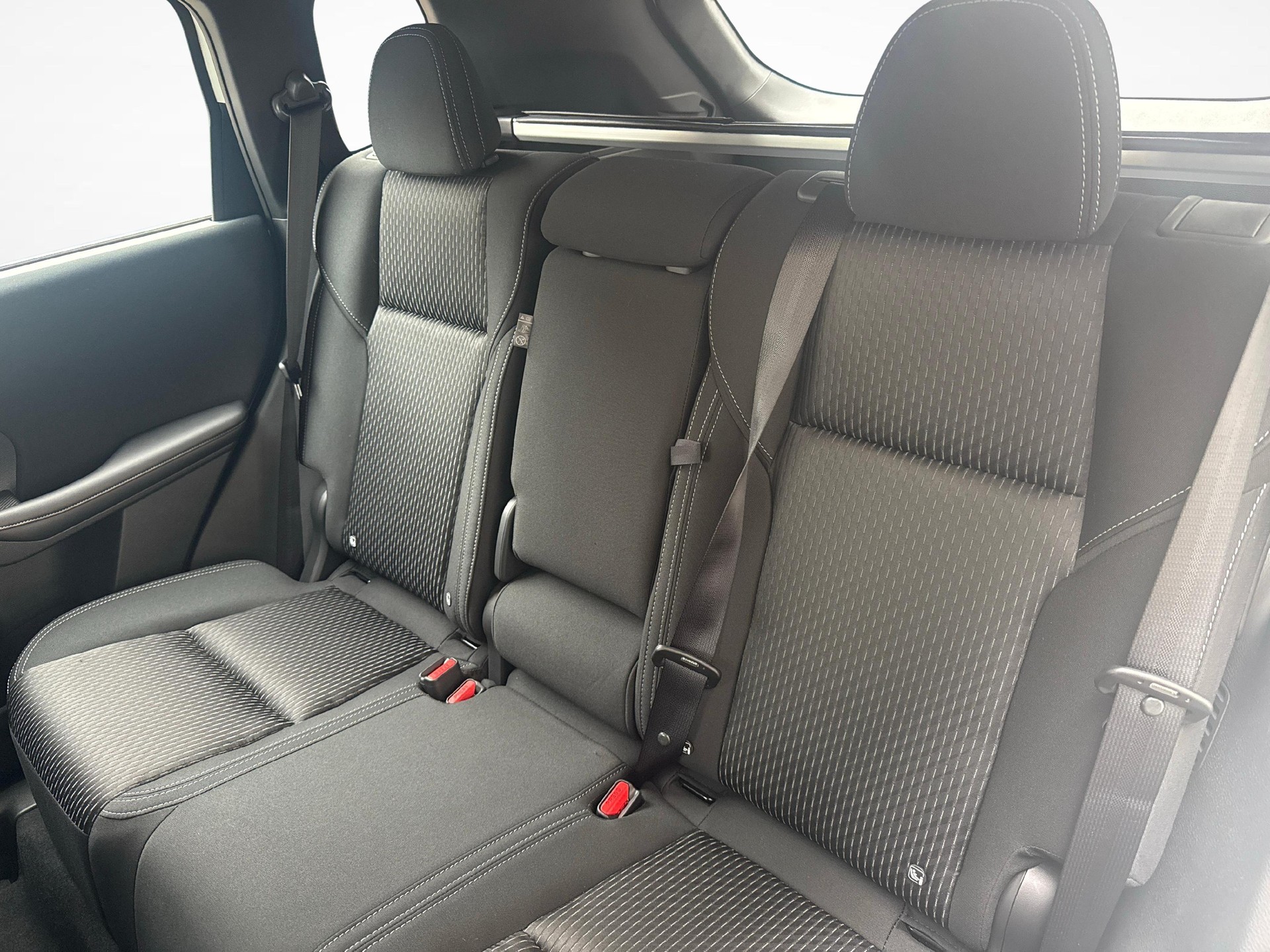 MITSUBISHI Outlander 2.4 PHEV Inform 4x4-image-10