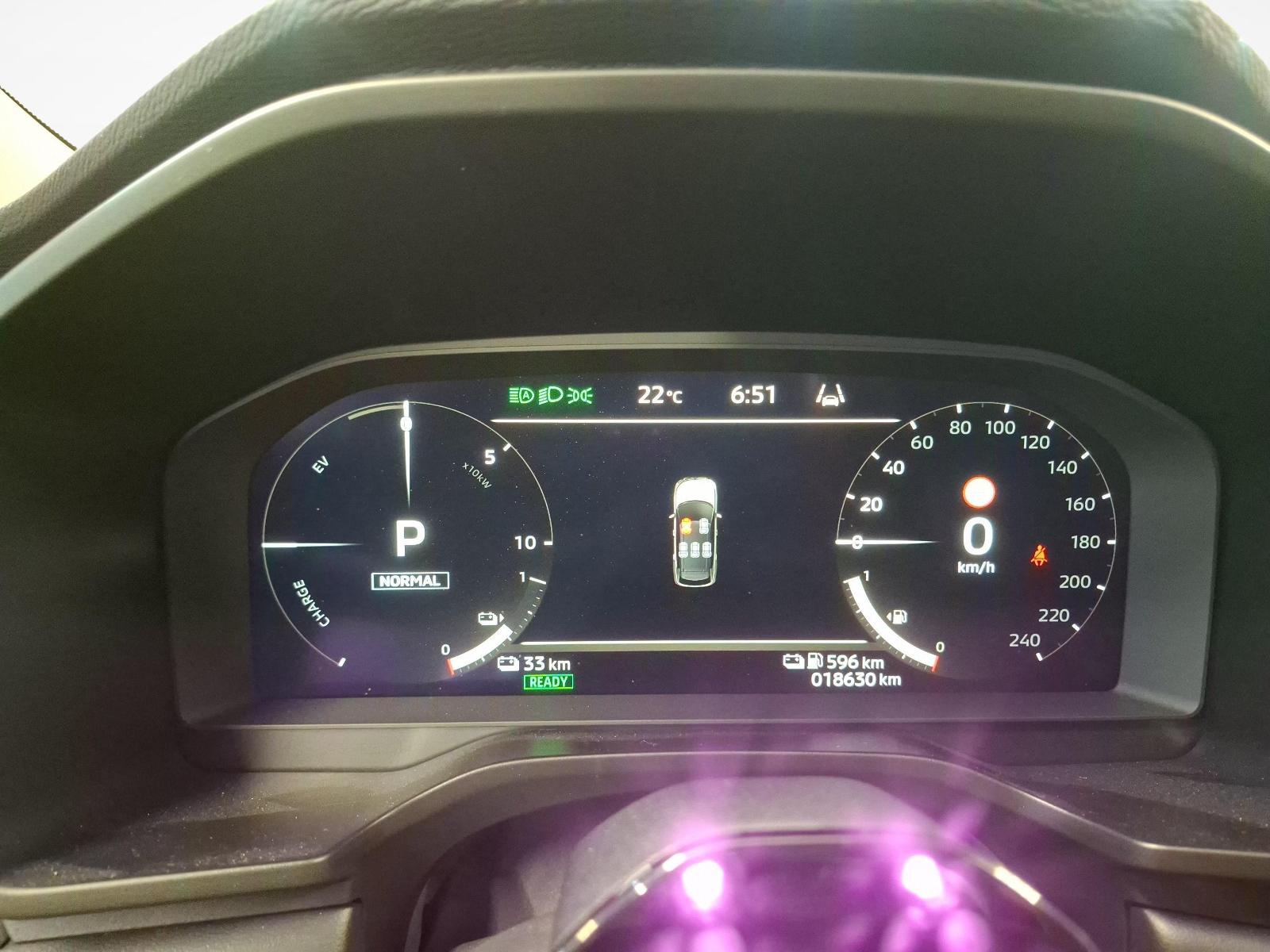 MITSUBISHI Outlander 2.4 PHEV Inform 4x4-image-17