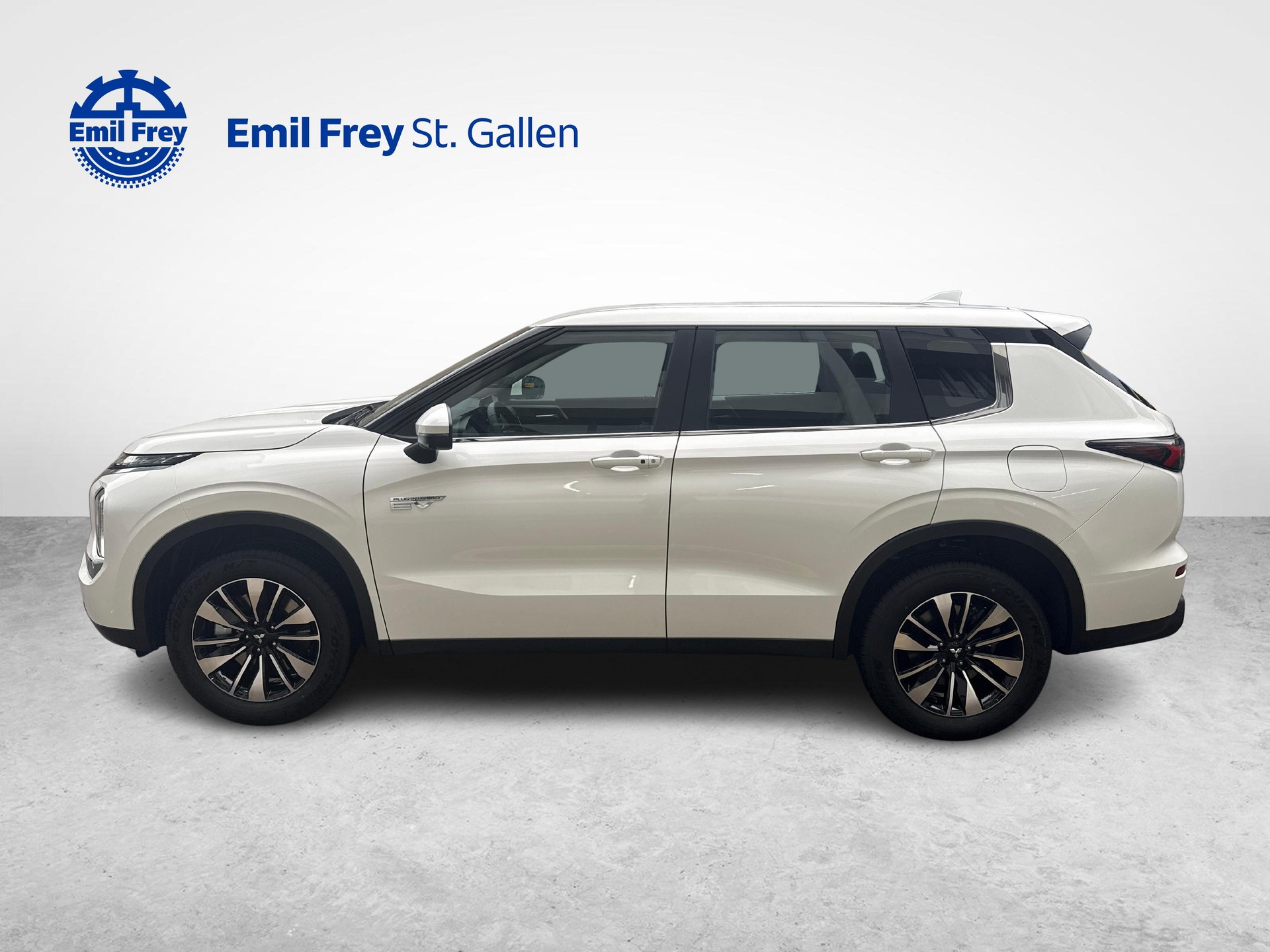 MITSUBISHI Outlander 2.4 PHEV Inform 4x4-showroom-element-1