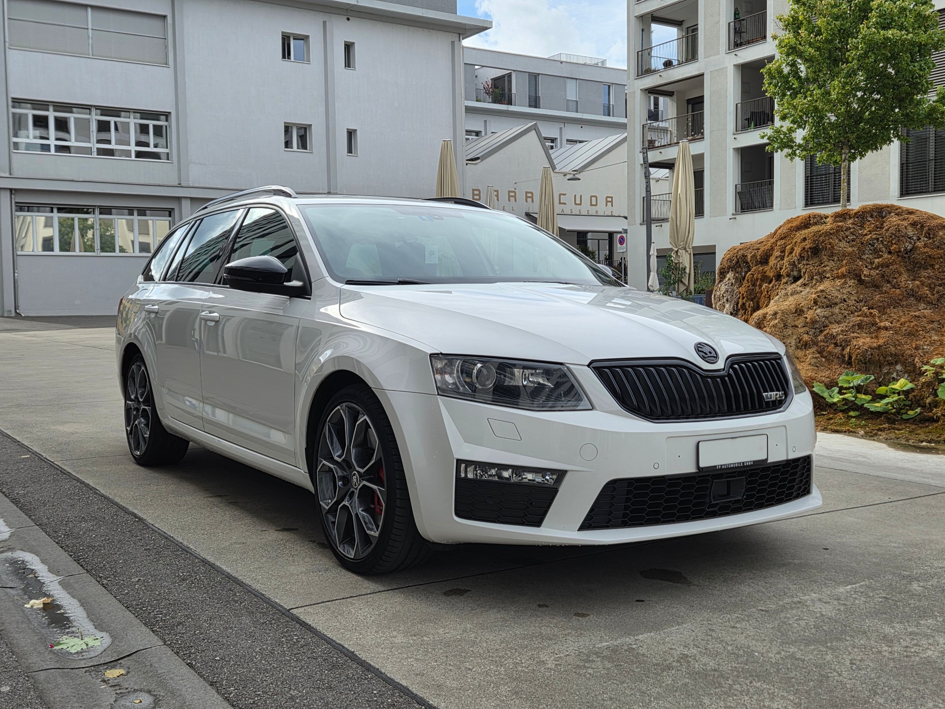 SKODA Octavia Combi 2.0 TDI RS-showroom-element-1