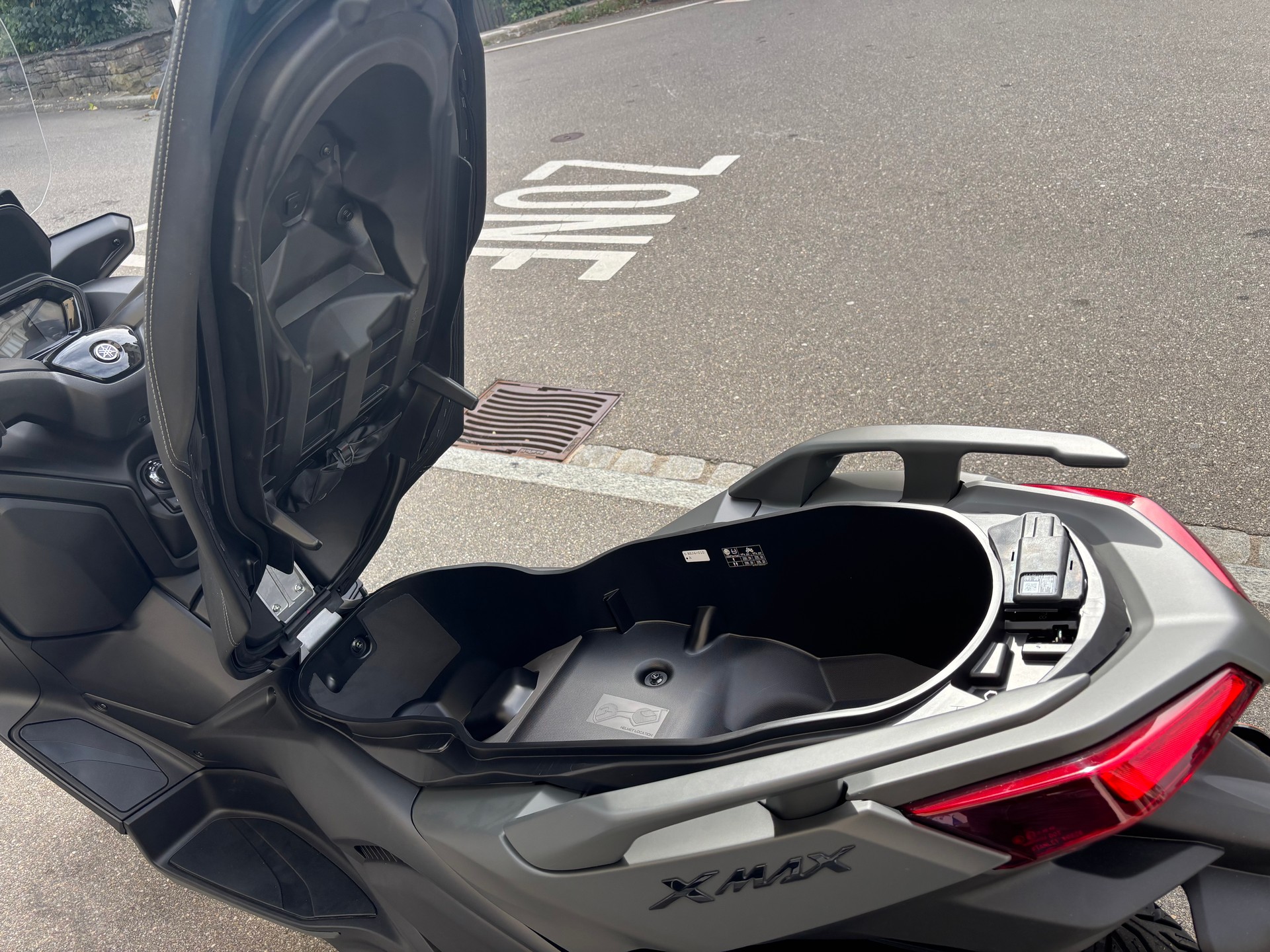 YAMAHA X-Max 300-image-8