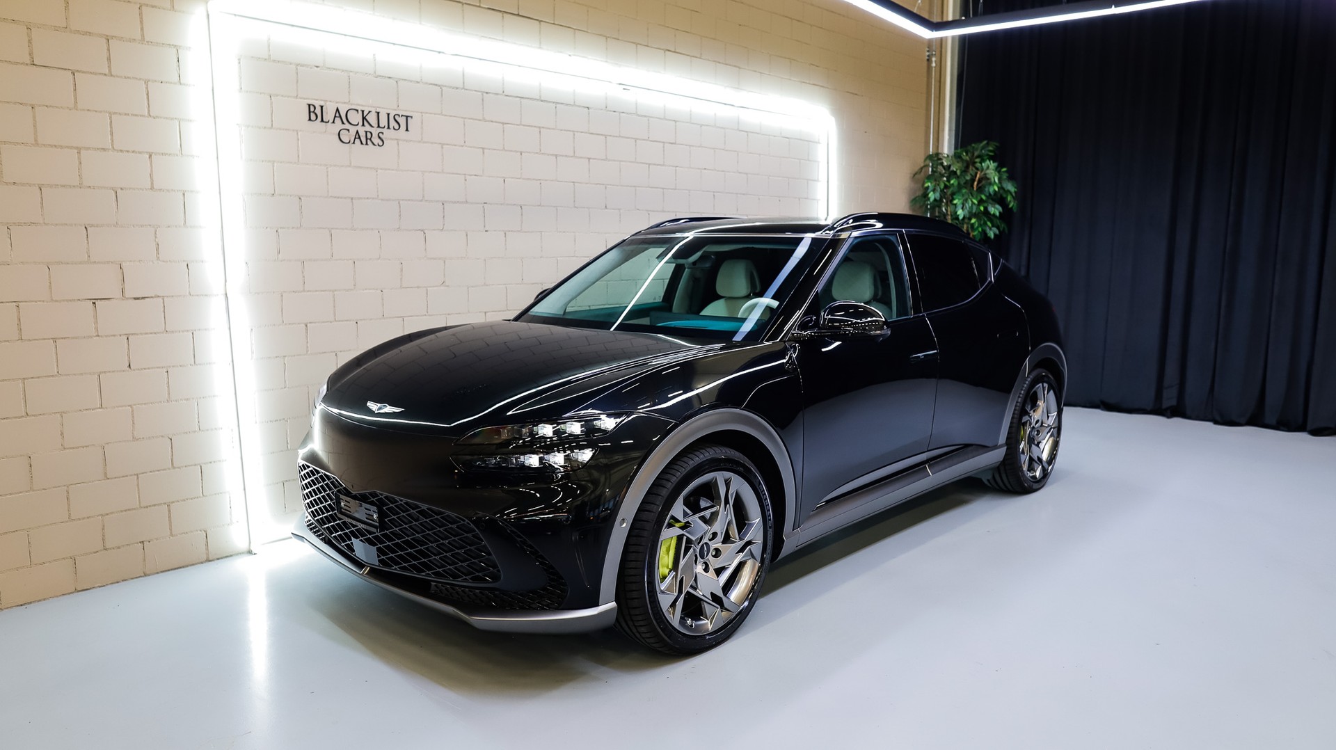 GENESIS GV60 77.4 kWh Sport Plus AWD * Anhängerkupplung * Vik Black *