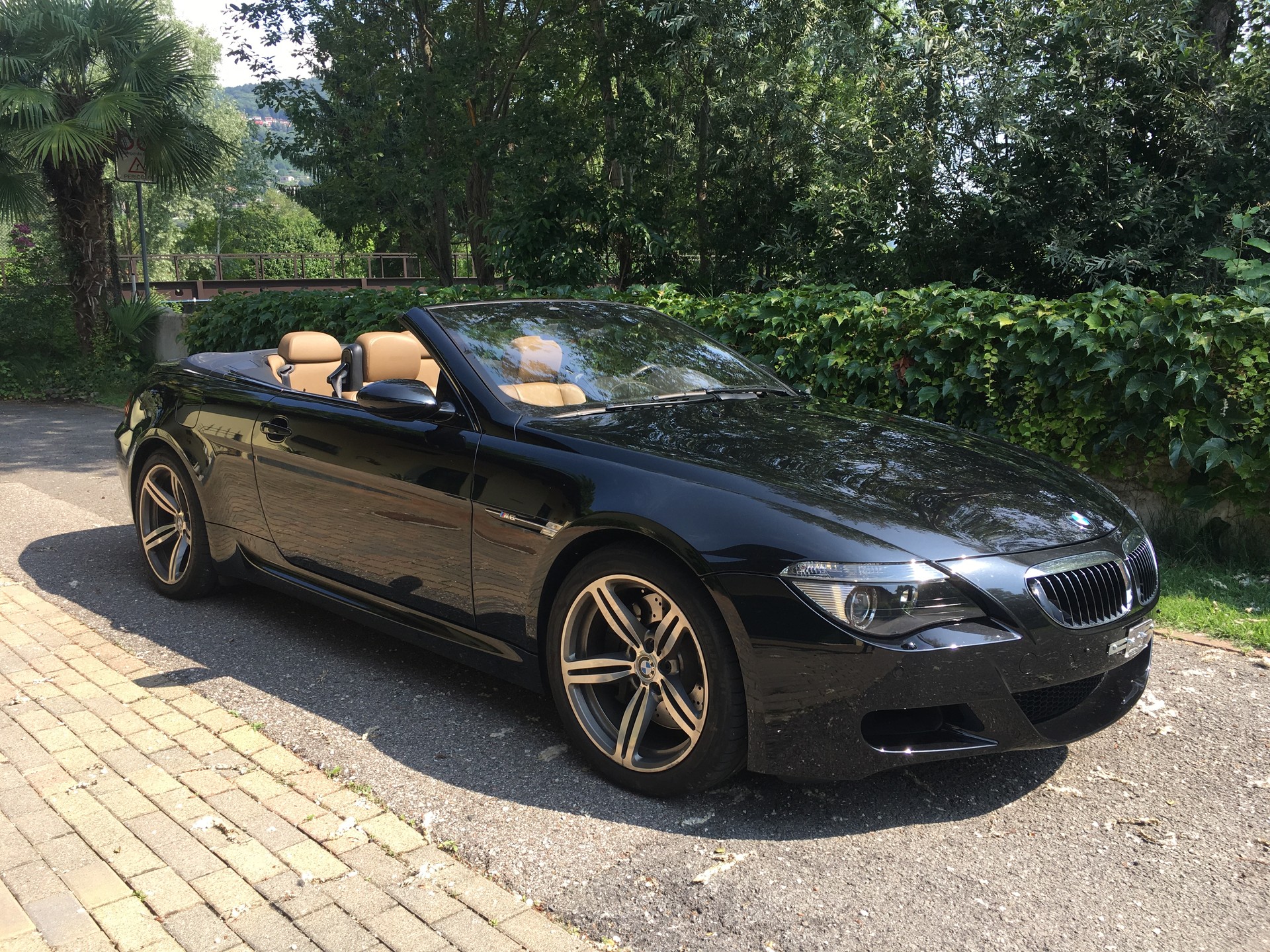 BMW M6 Cabrio - V10-image-2