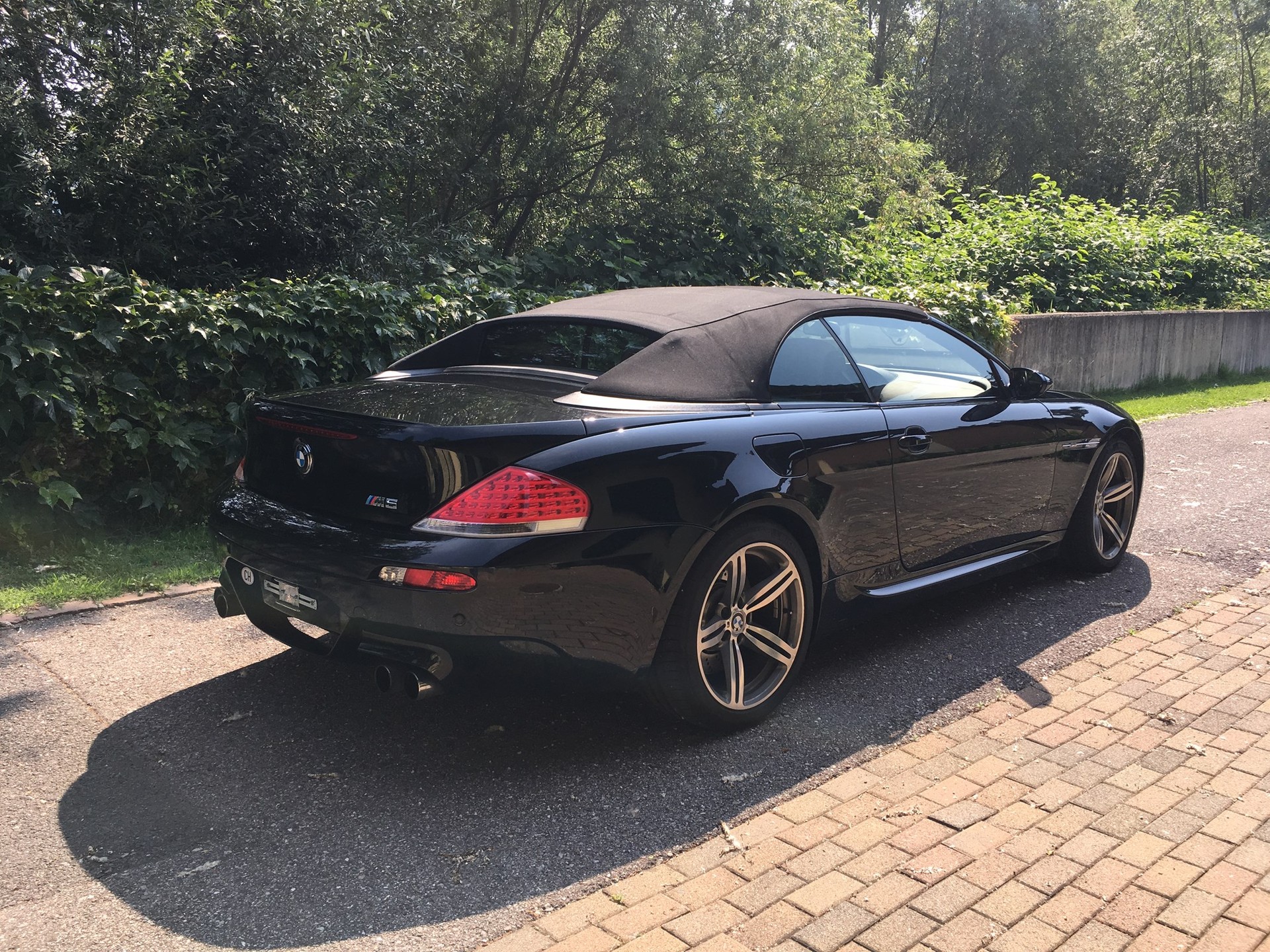 BMW M6 Cabrio - V10-image-4