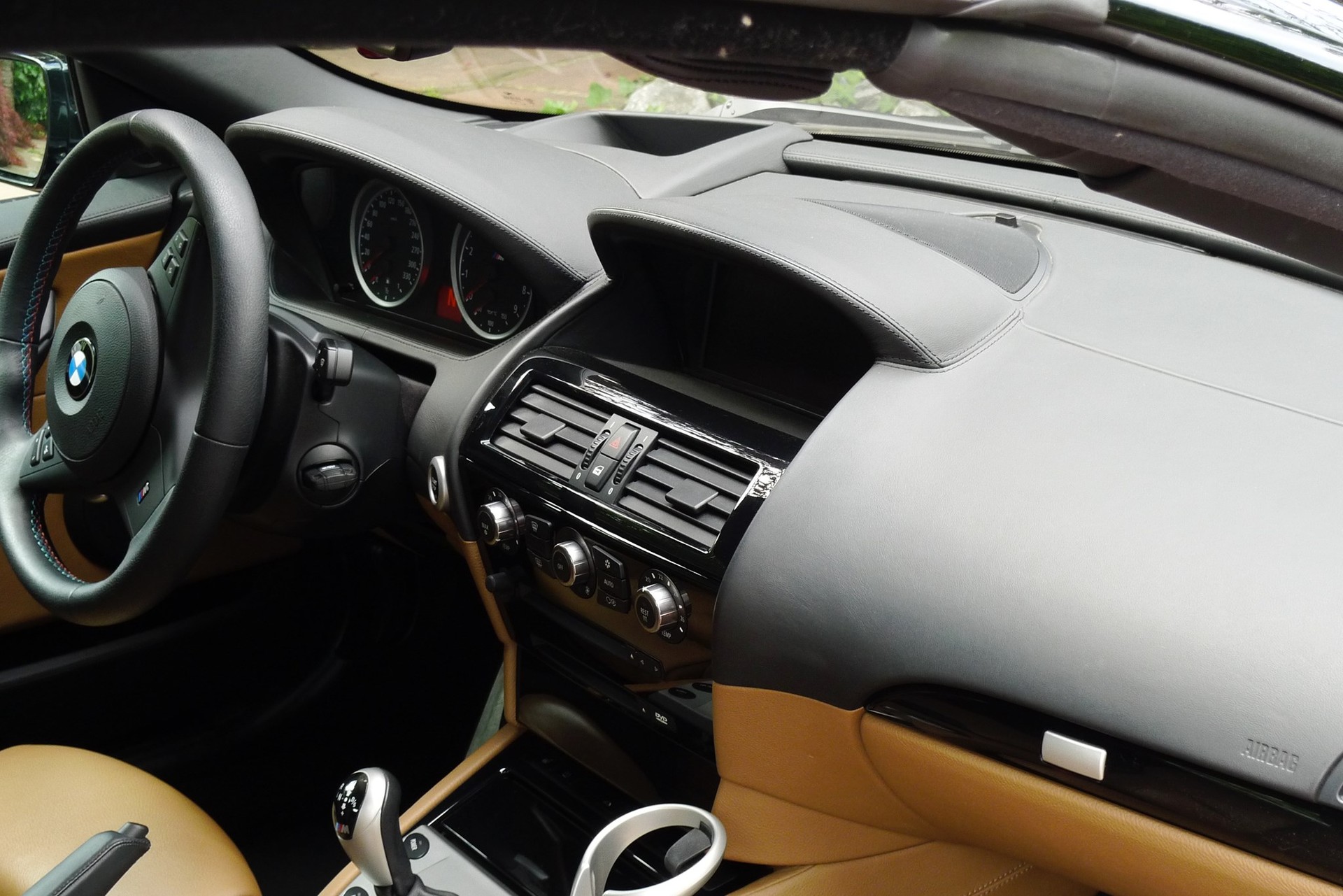 BMW M6 Cabrio - V10-image-8