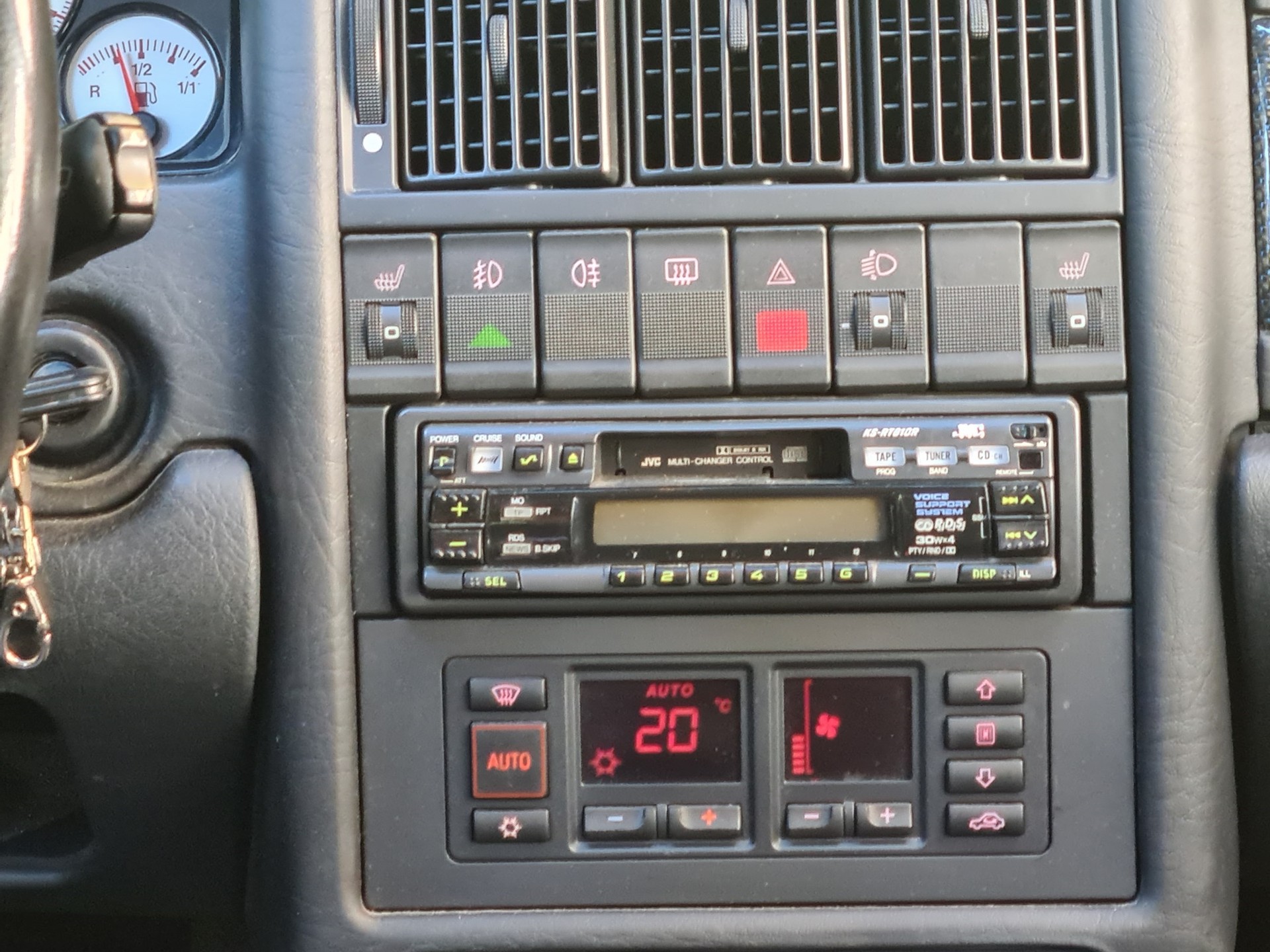 AUDI 80 Avant RS2-image-8