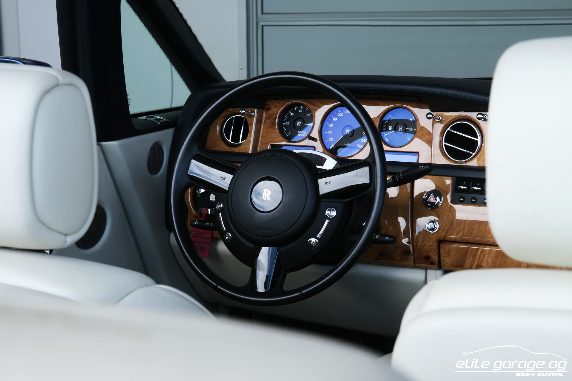 ROLLS-ROYCE Phantom 6.7 V12 Drophead Coupé-image-14