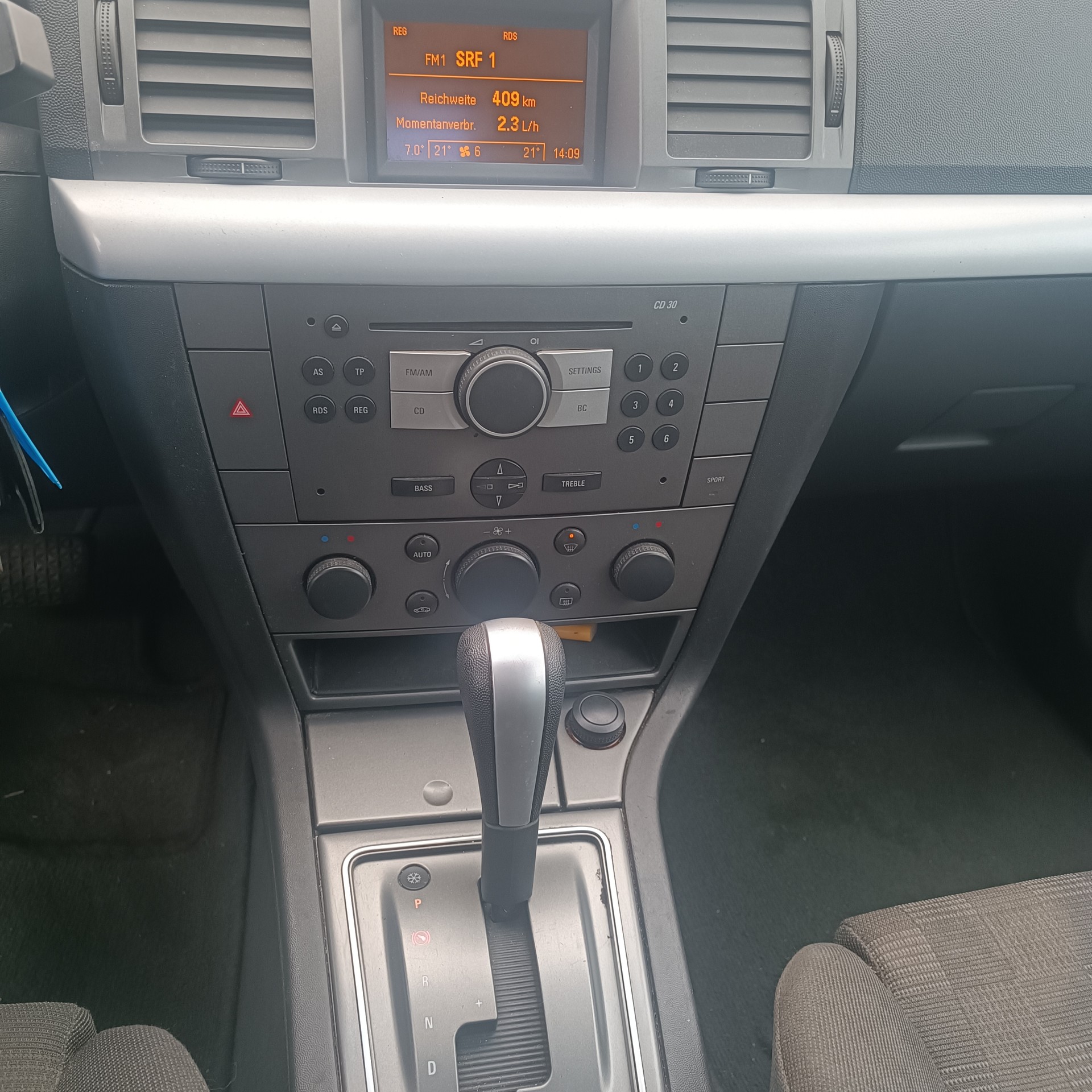 OPEL Vectra Caravan 3.2 V6 Elegance-image-9