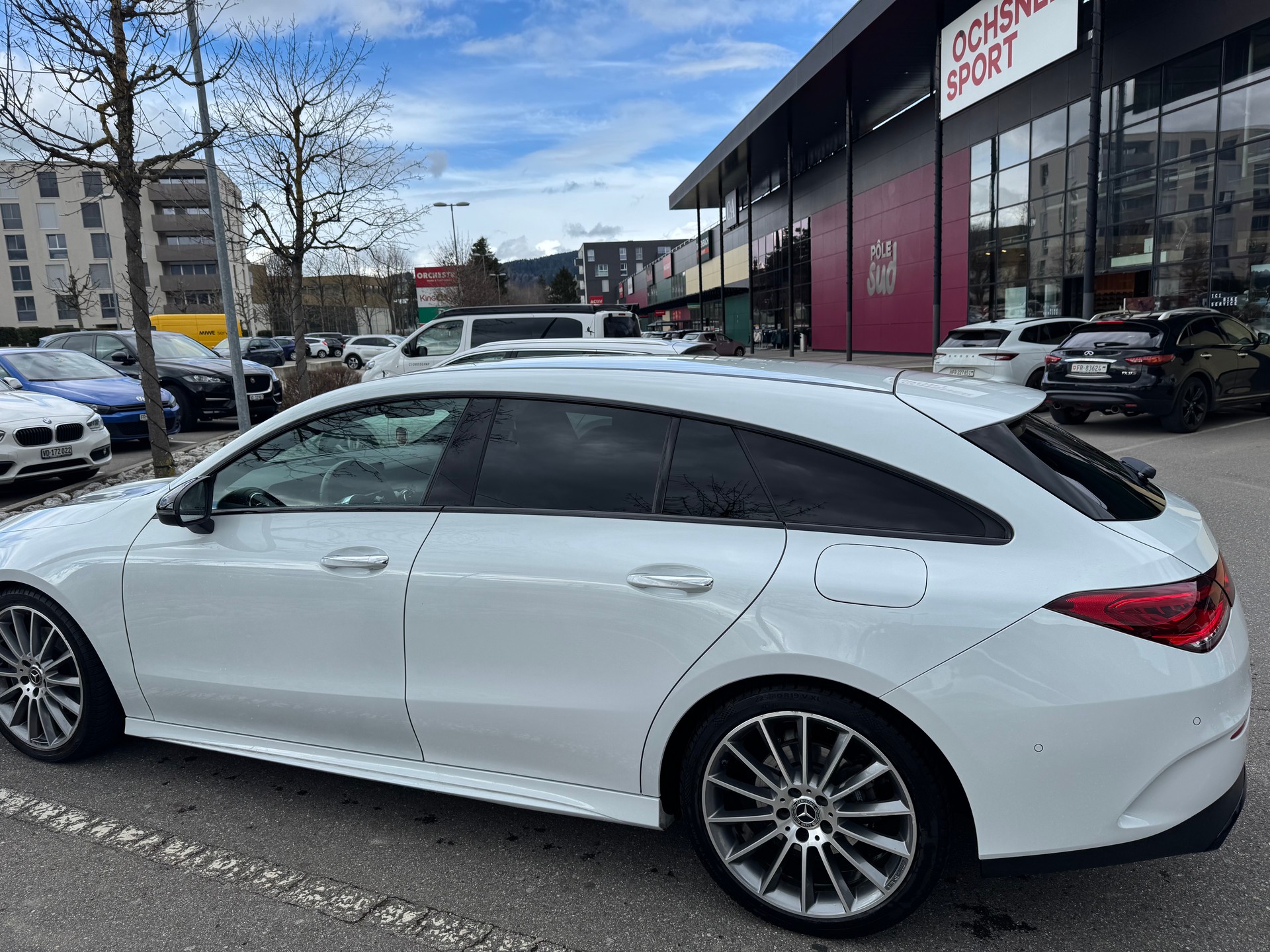 MERCEDES-BENZ CLA Shooting Brake 200 AMG Line 7G-DCT-image-3