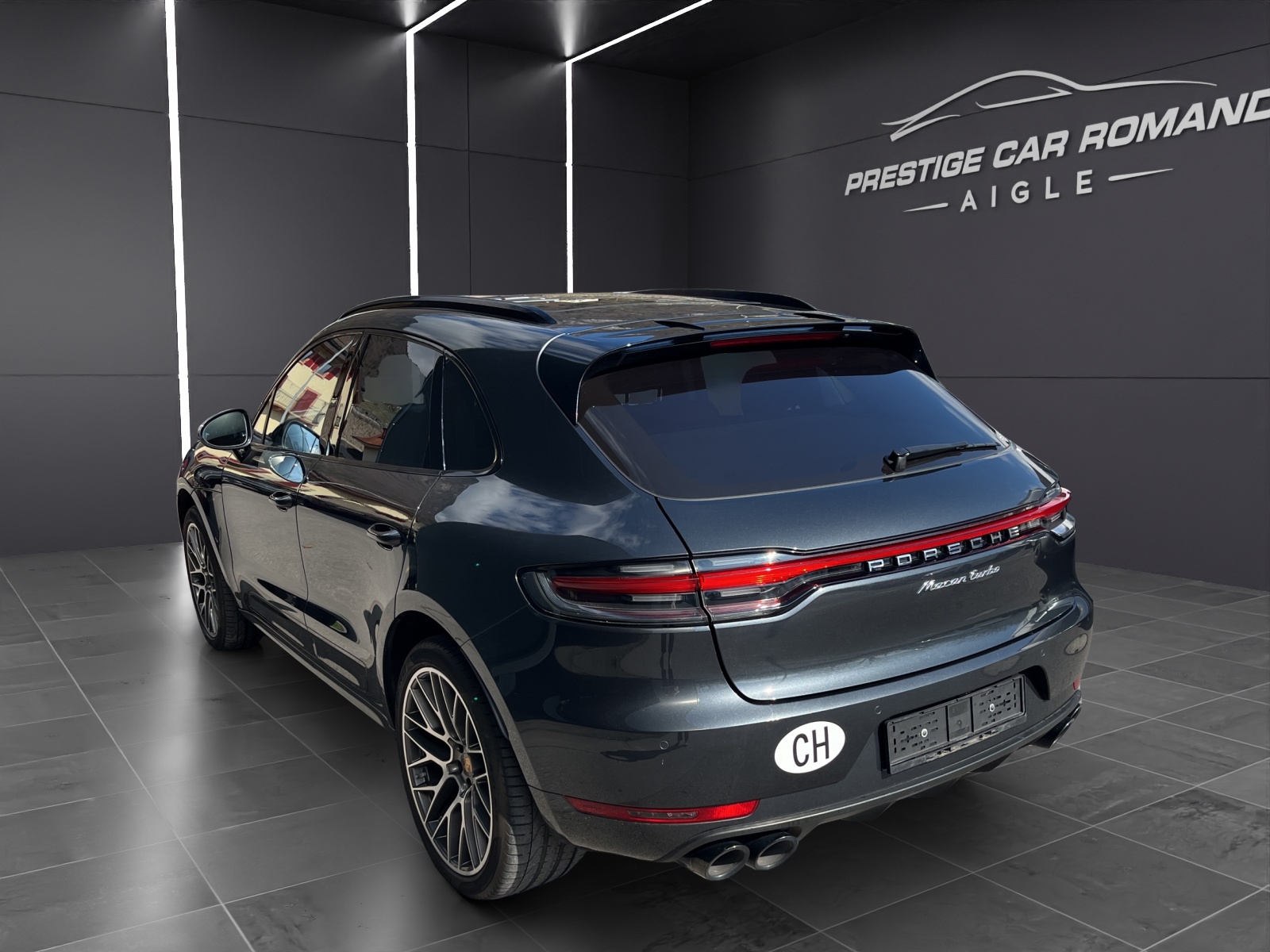 PORSCHE Macan Turbo PDK-image-3