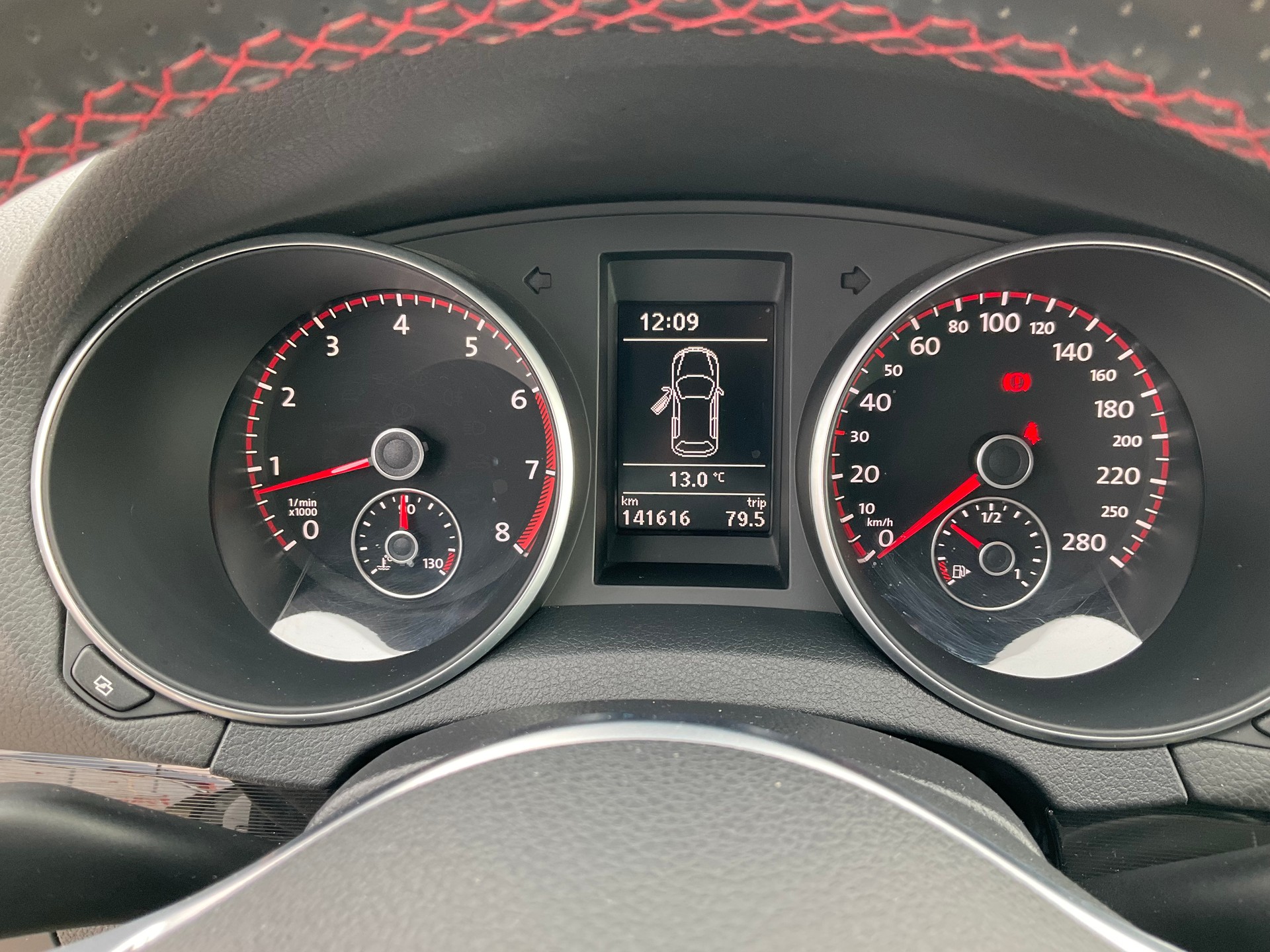 VW Golf 2.0 TSI GTI Edition-image-4