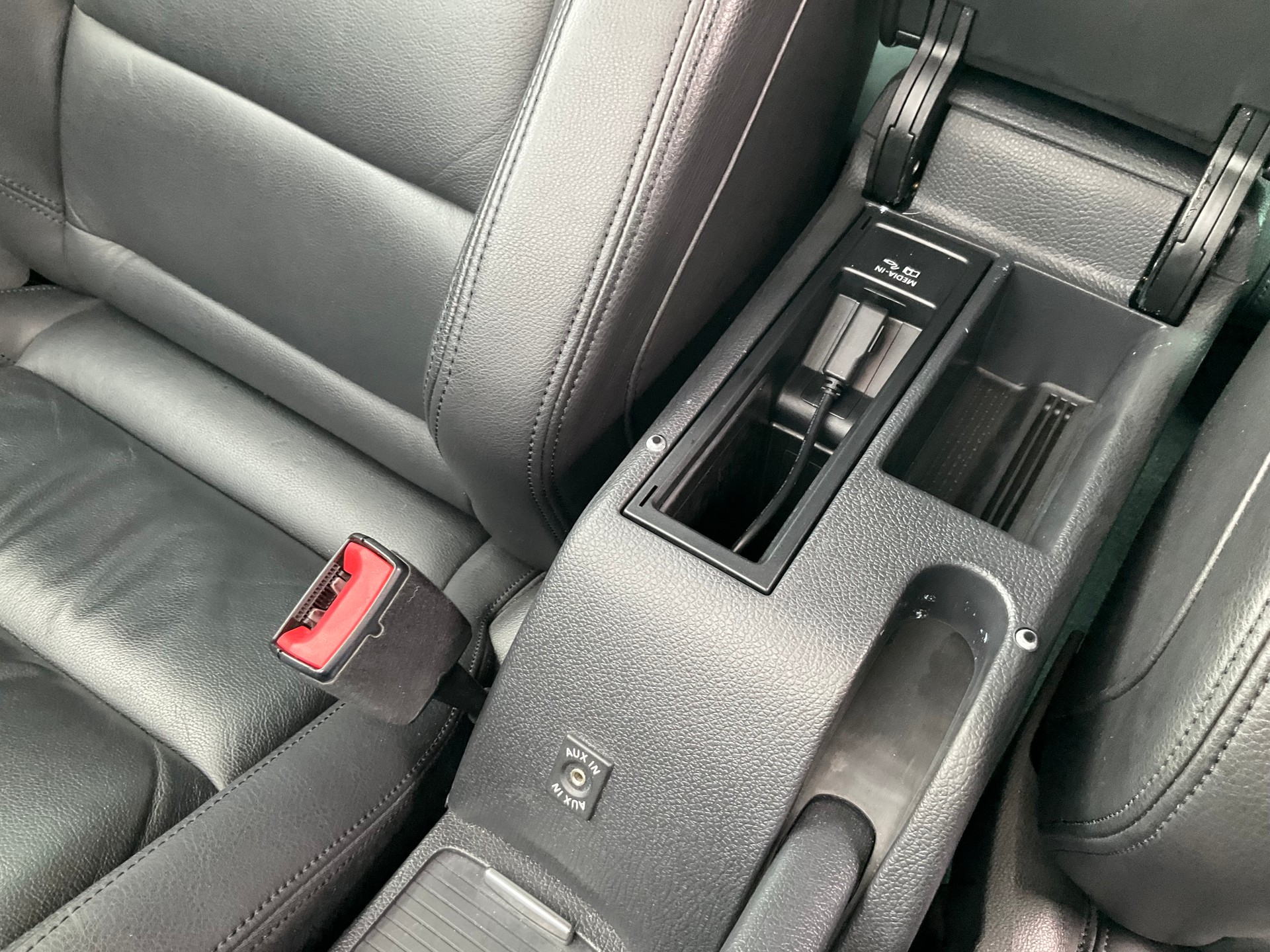 VW Golf 2.0 TSI GTI Edition-image-12