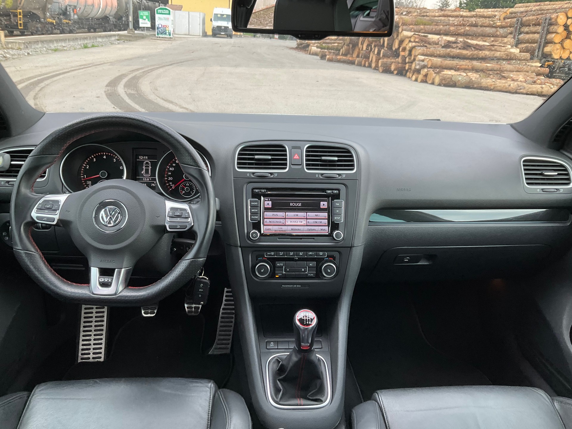 VW Golf 2.0 TSI GTI Edition-image-6