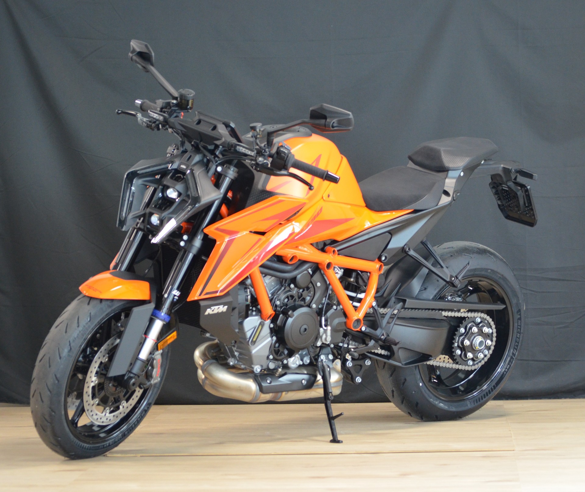 KTM 1390 Super Duke R EVO MY26-image-1