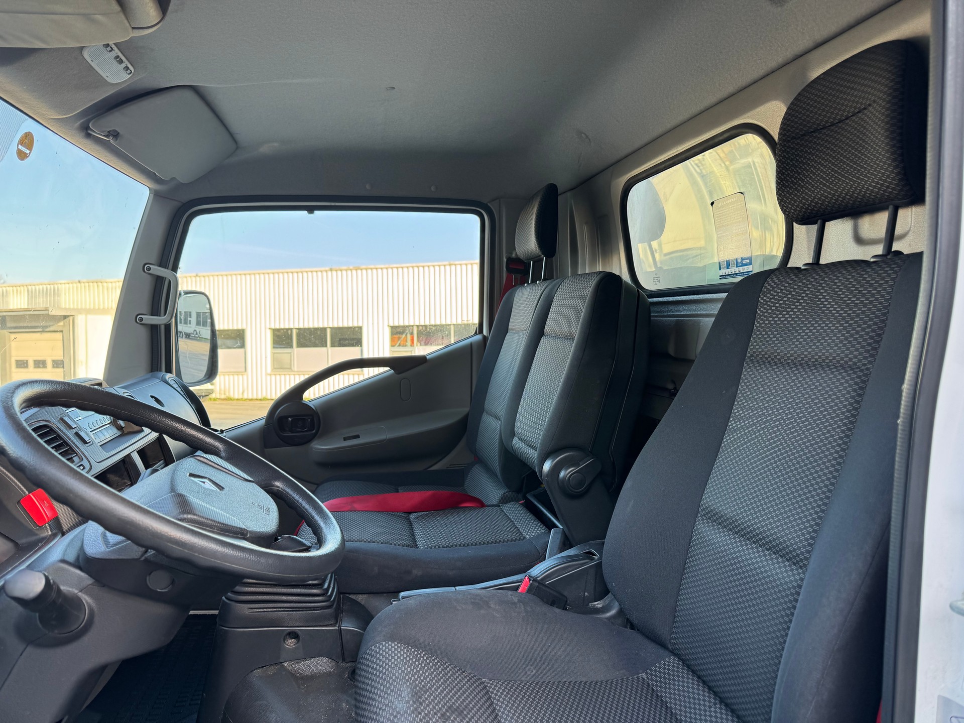 RENAULT Maxity 130.35 Frigo-image-8
