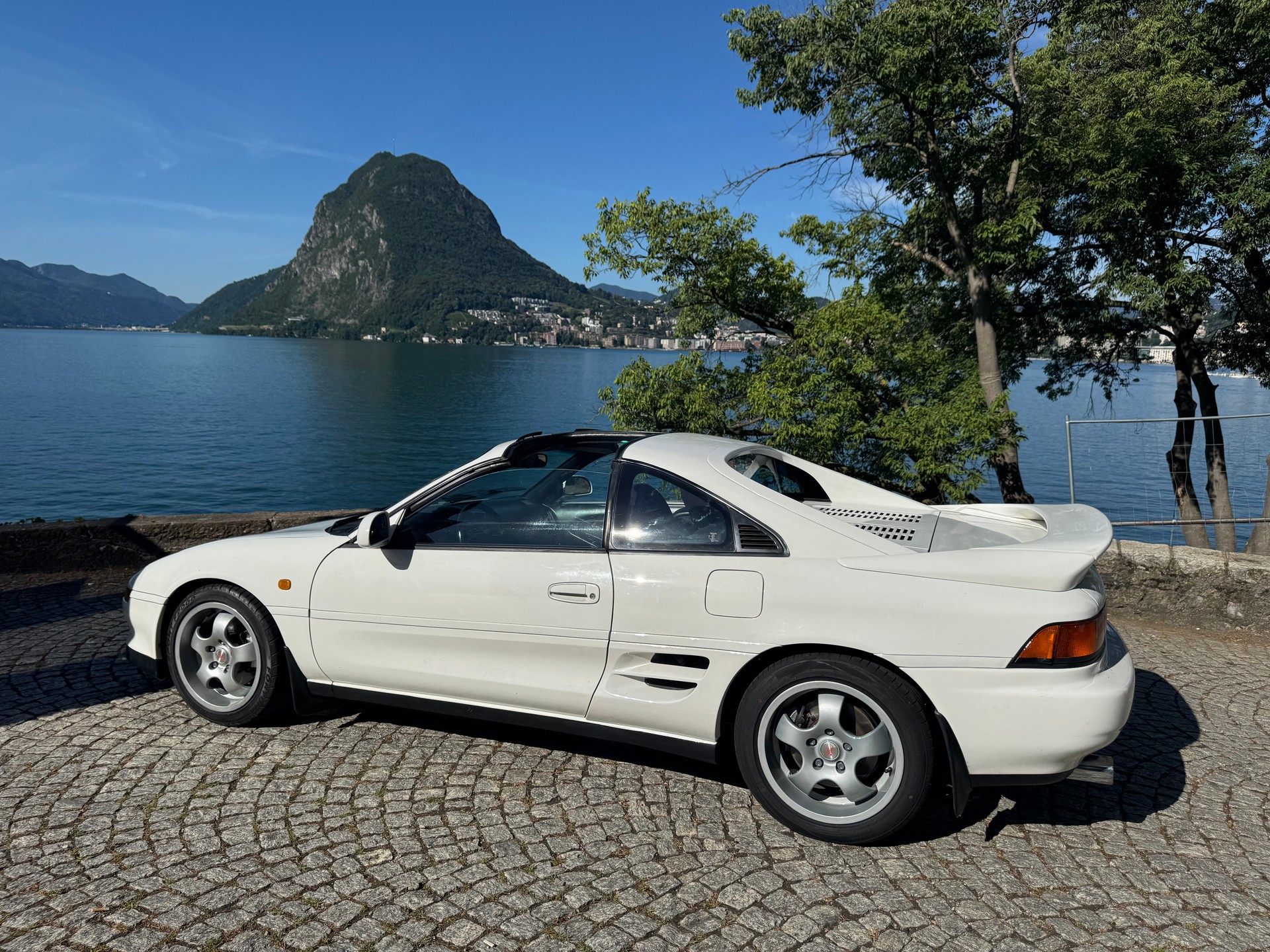TOYOTA MR2 2.0-image-3