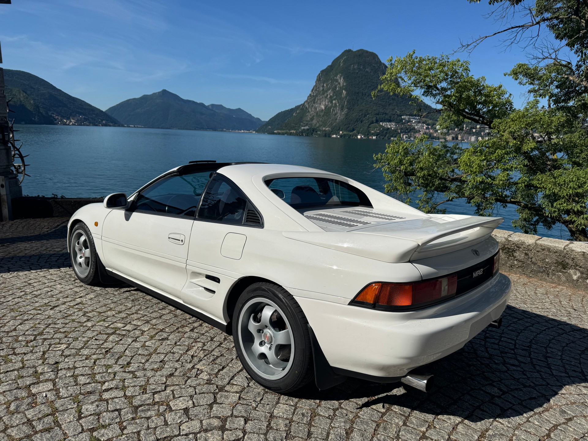 TOYOTA MR2 2.0-image-1
