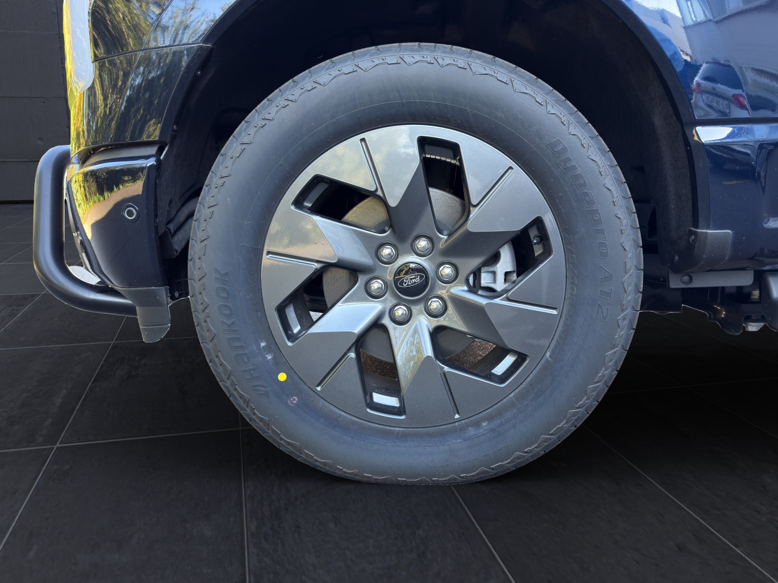 FORD F-Pickup F-150 LIGHTNING STANDARD RANGE BATTERY SUPER-CREW LARIAT Launch Edition 4x4-image-14
