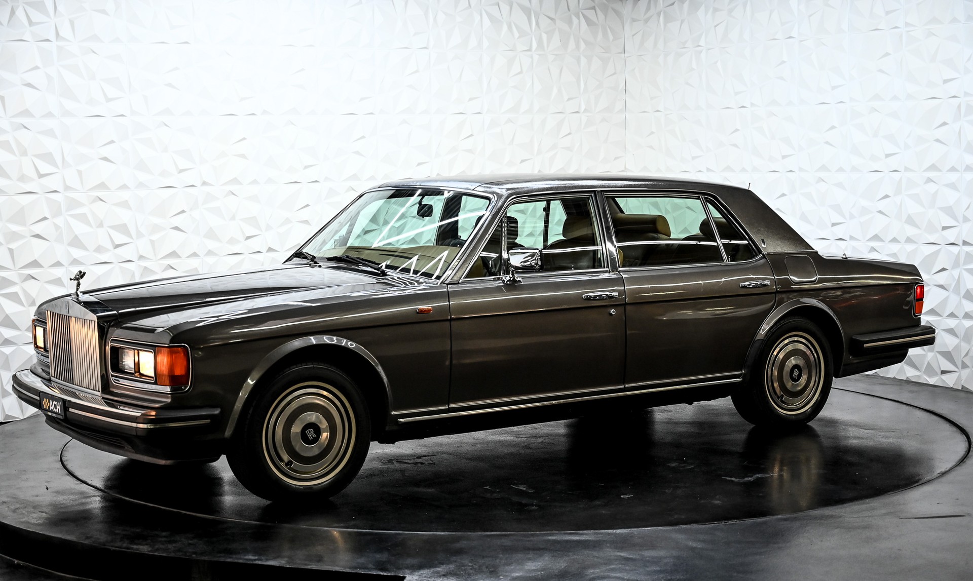 ROLLS-ROYCE Silver Spur-image-9