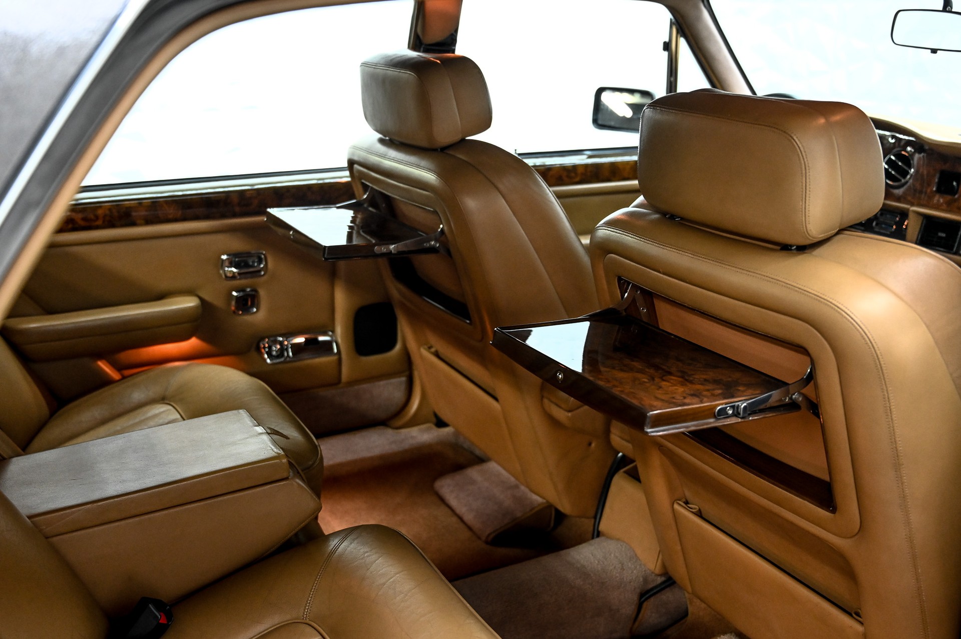 ROLLS-ROYCE Silver Spur-image-21