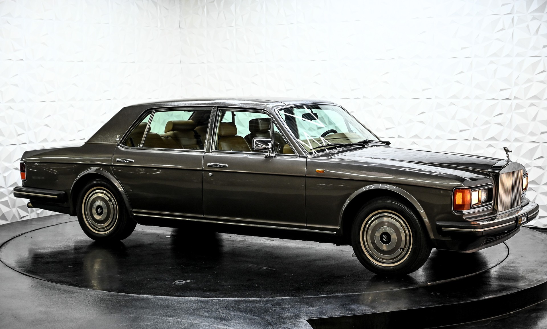 ROLLS-ROYCE Silver Spur-image-8